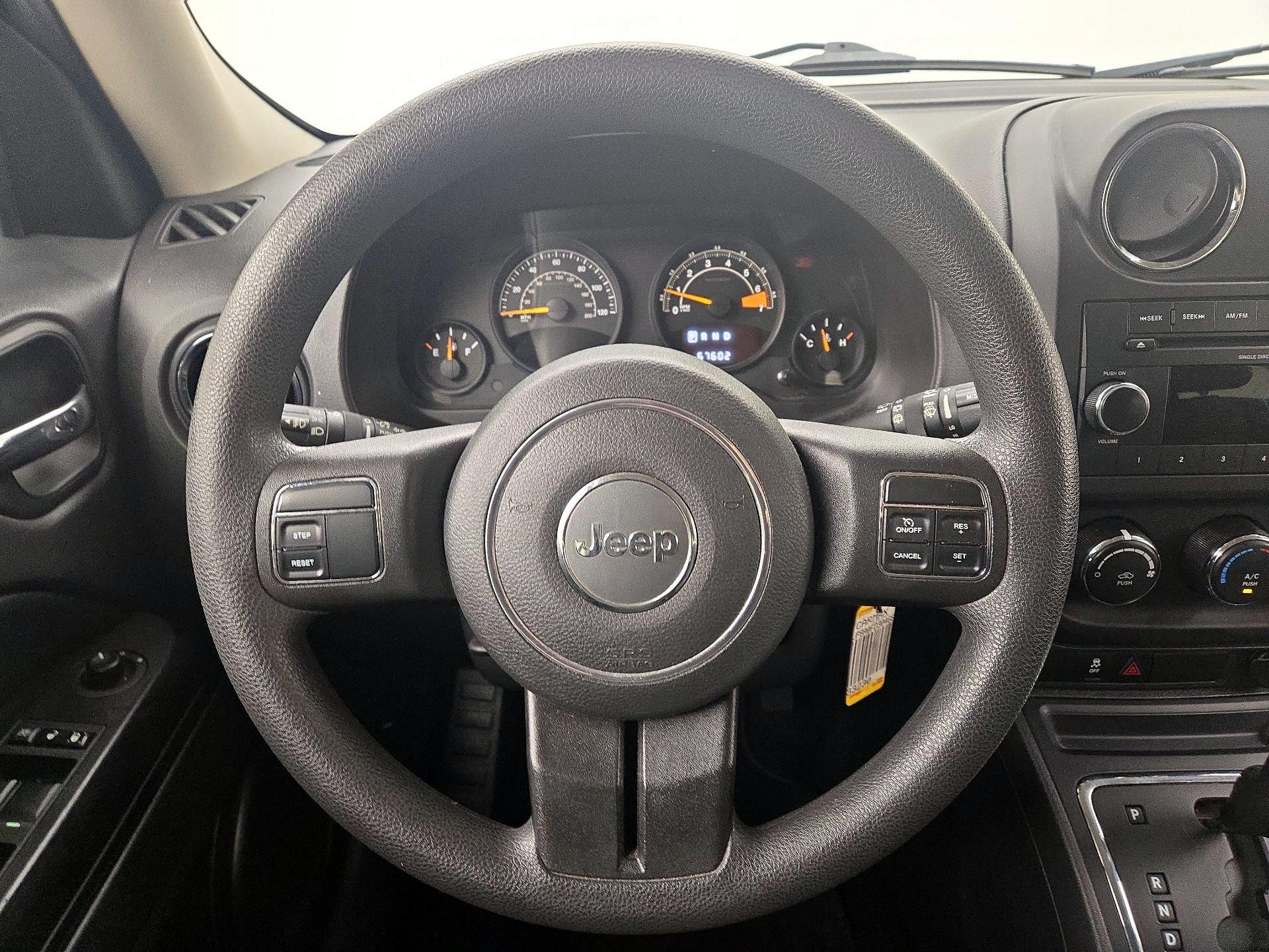 Thumbnail: 2015 Jeep Patriot - 10