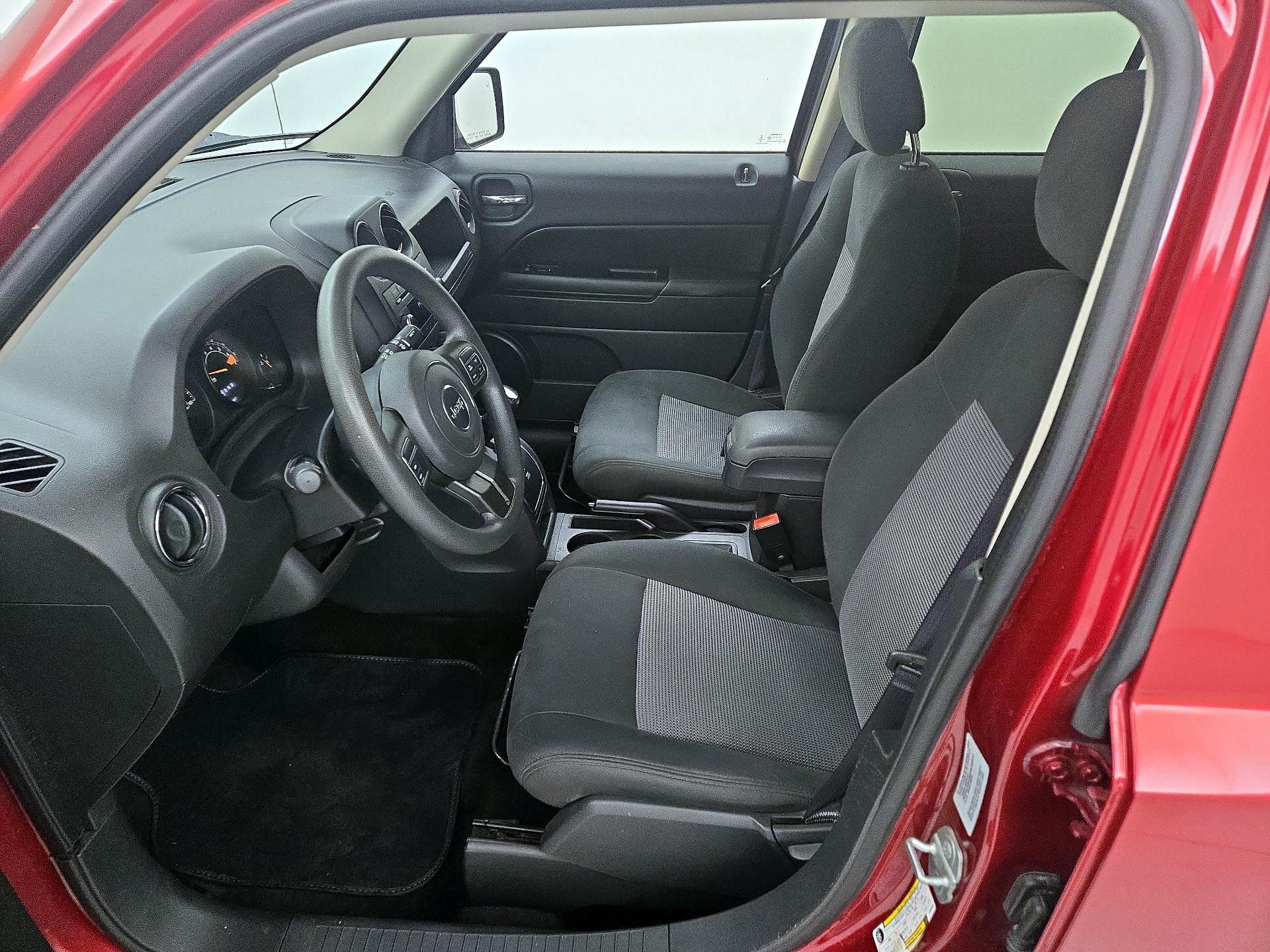 Thumbnail: 2015 Jeep Patriot - 11