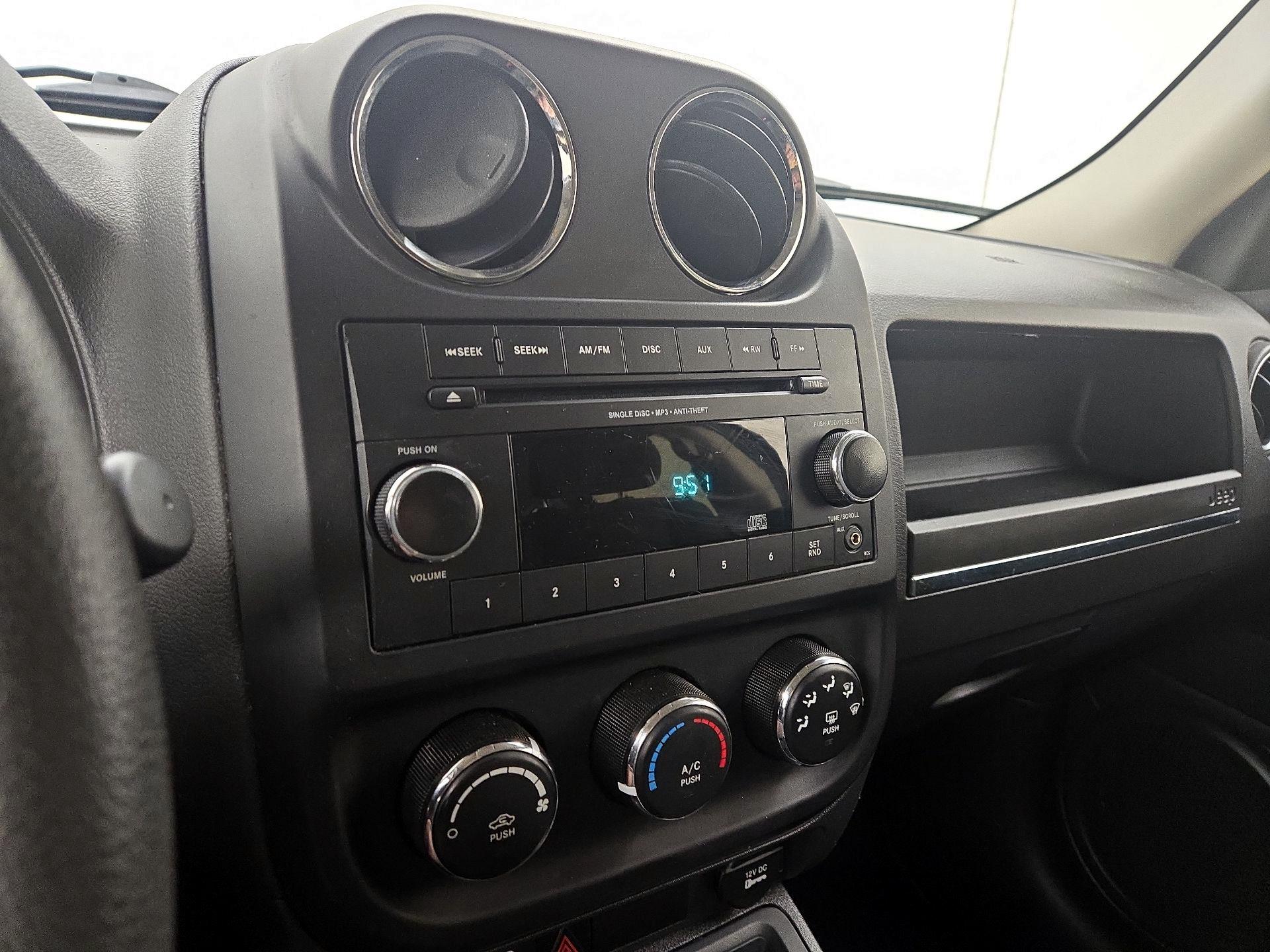 Thumbnail: 2015 Jeep Patriot - 13