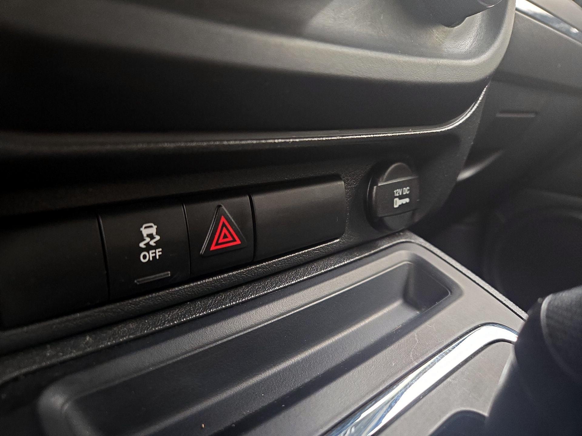 Thumbnail: 2015 Jeep Patriot - 16