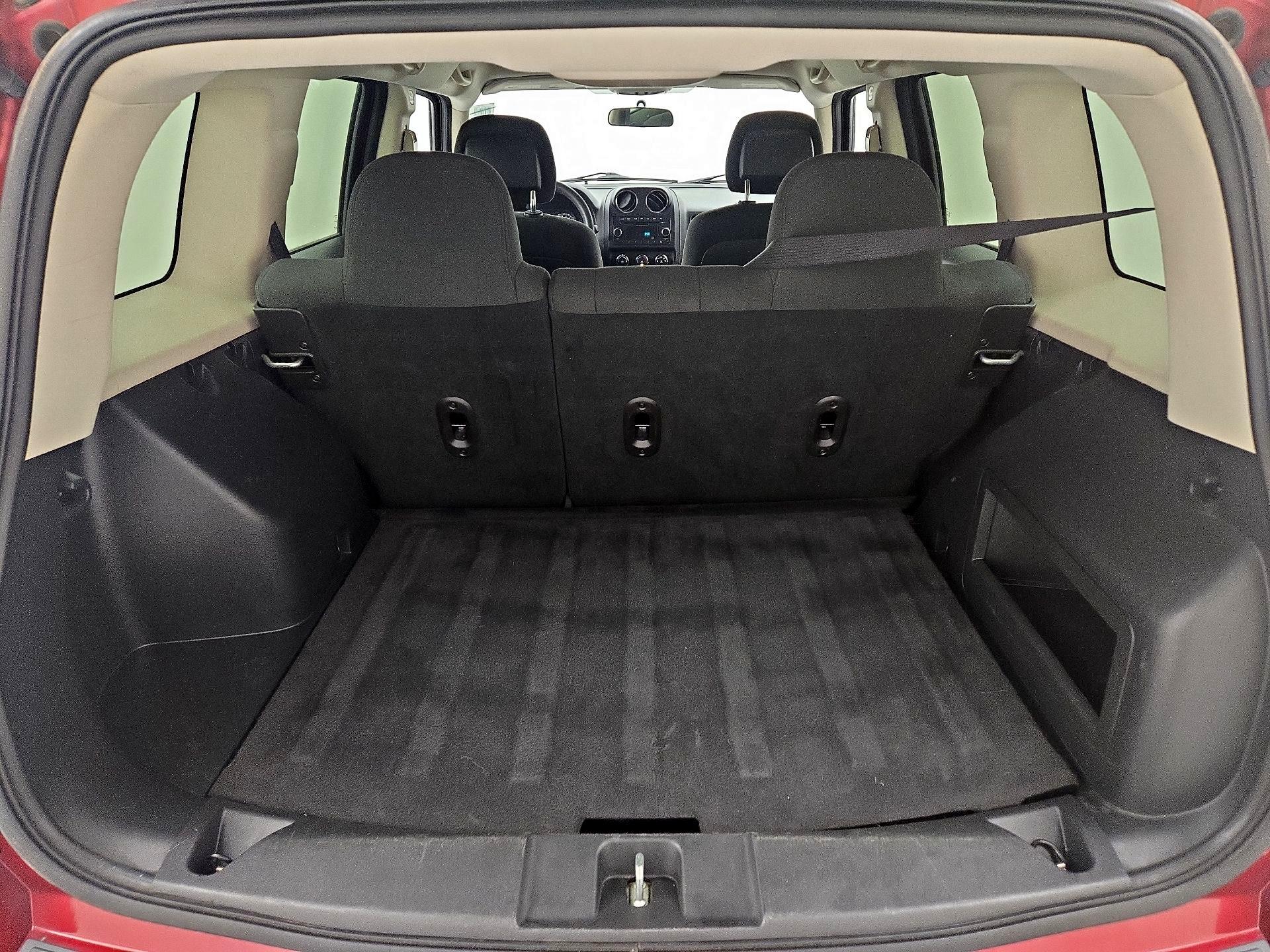 Thumbnail: 2015 Jeep Patriot - 18