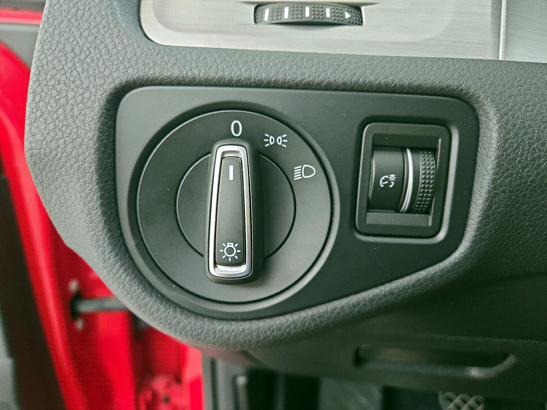 Thumbnail: 2017 Volkswagen Golf - 13