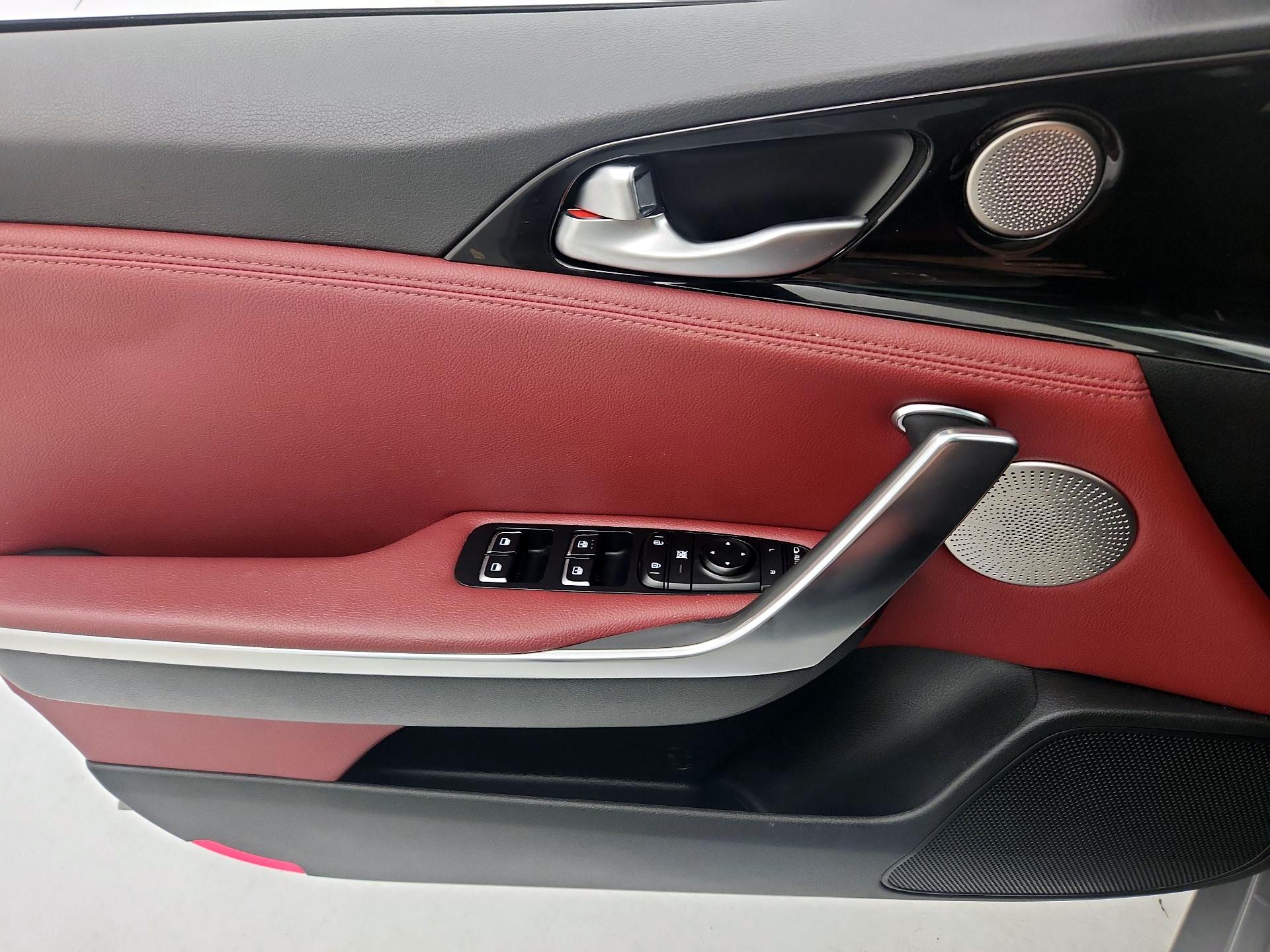 Thumbnail: 2022 Kia Stinger - 12