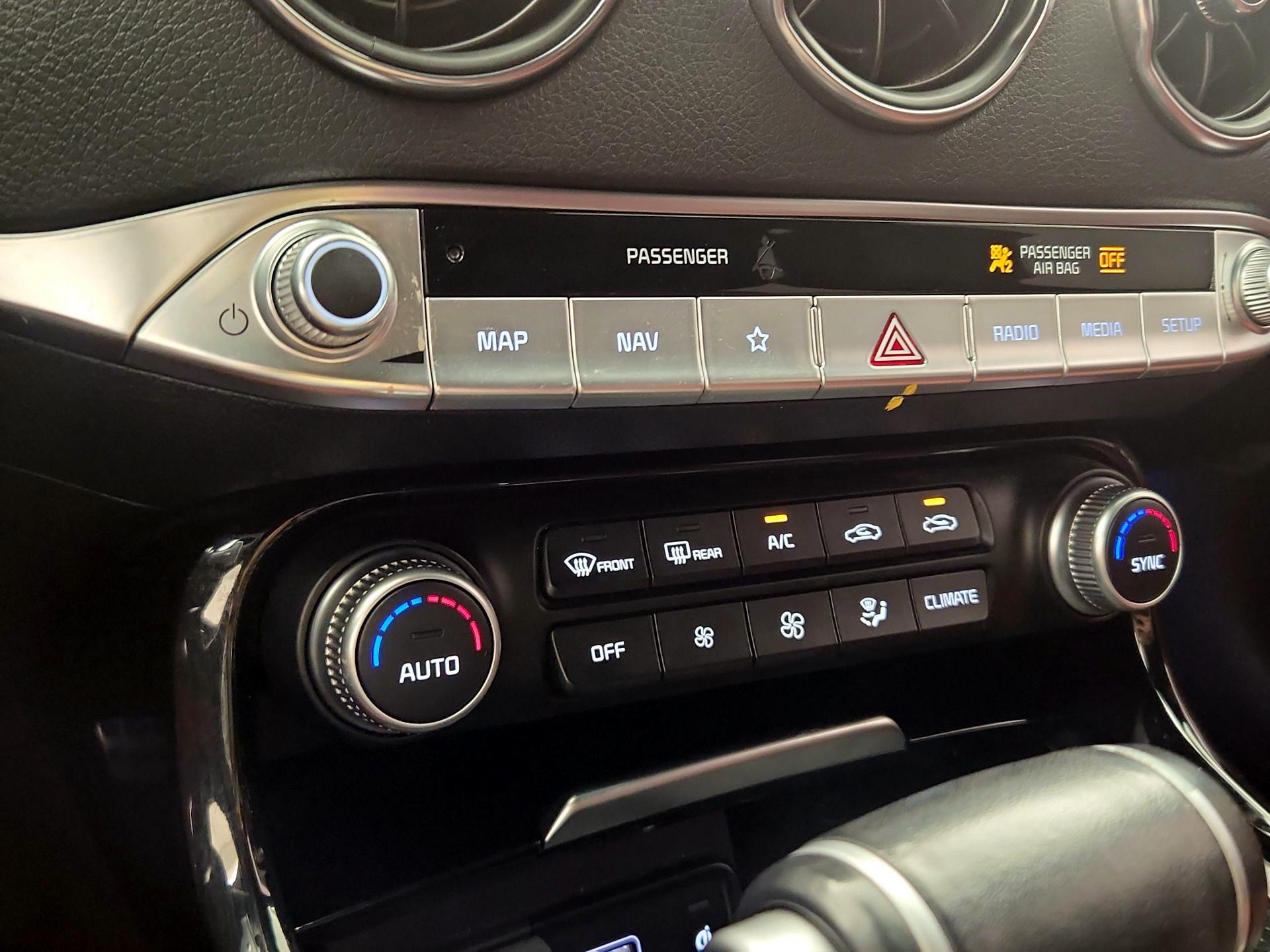 Thumbnail: 2022 Kia Stinger - 17