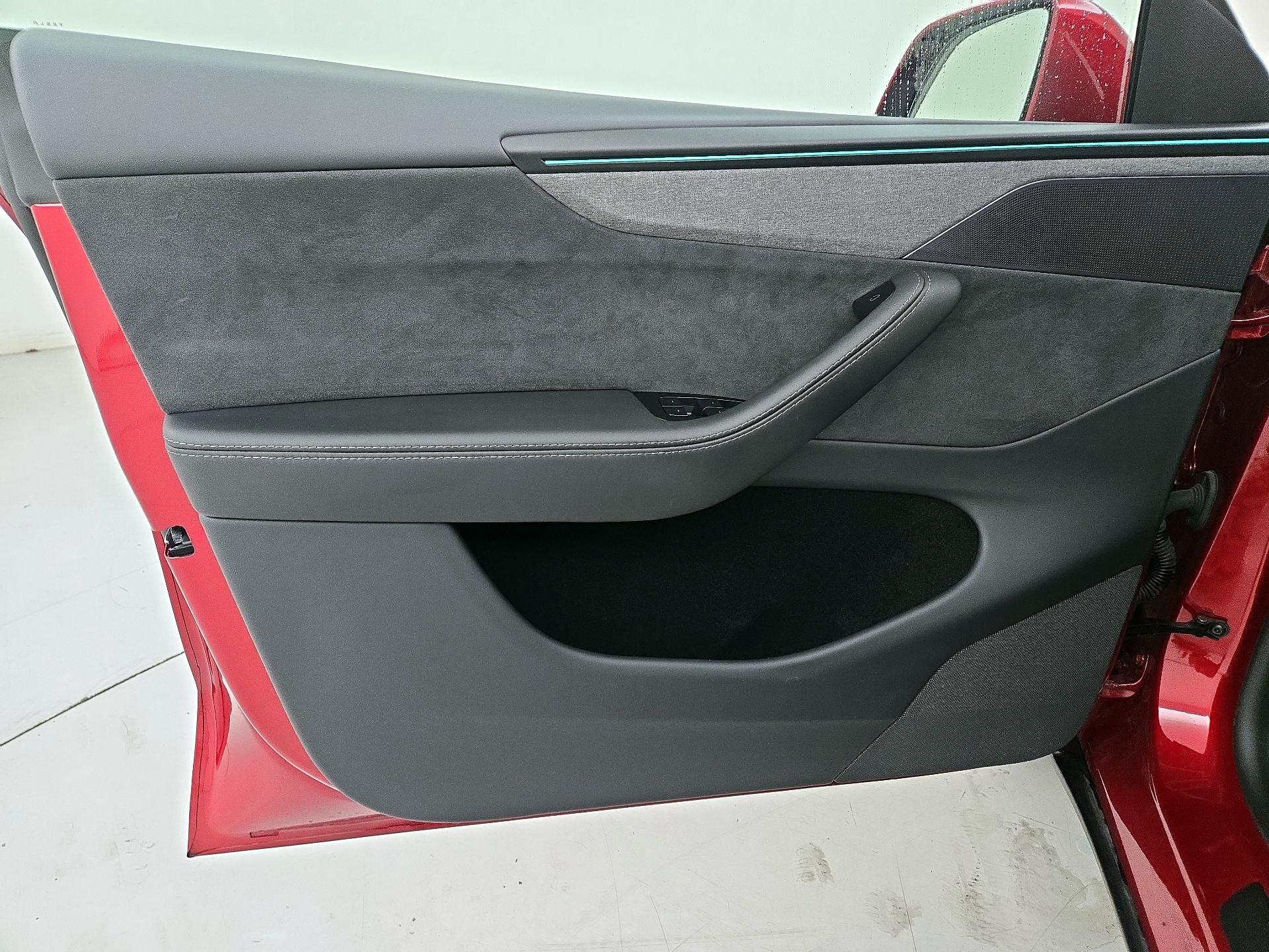 Thumbnail: 2026 Tesla Model Y - 12