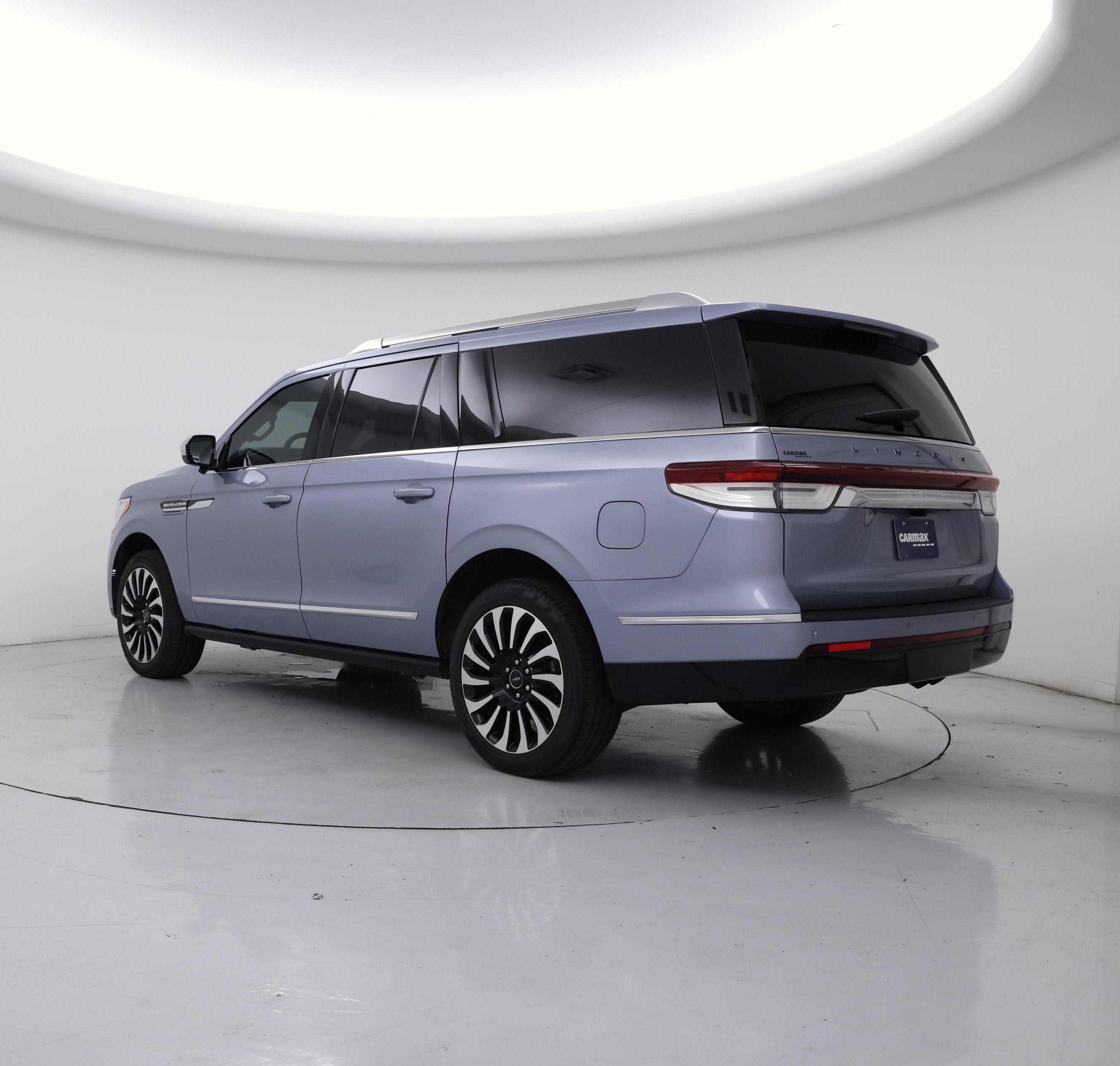 Thumbnail: 2022 Lincoln Navigator L - 2