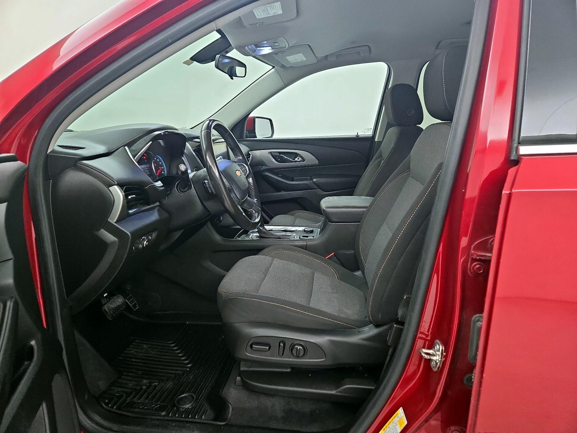 Thumbnail: 2020 Chevrolet Traverse - 11