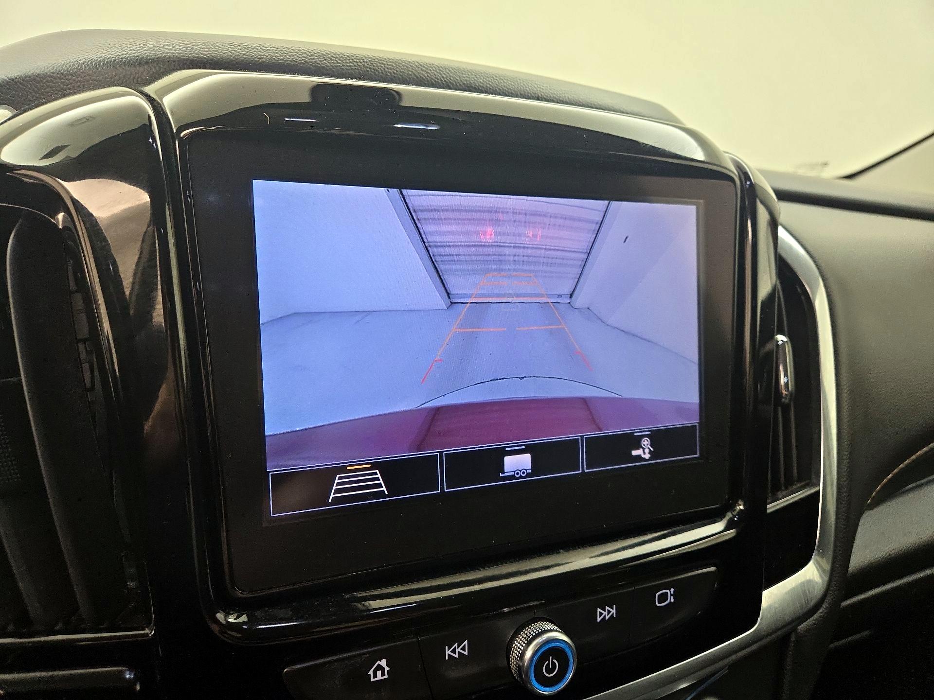 Thumbnail: 2020 Chevrolet Traverse - 14