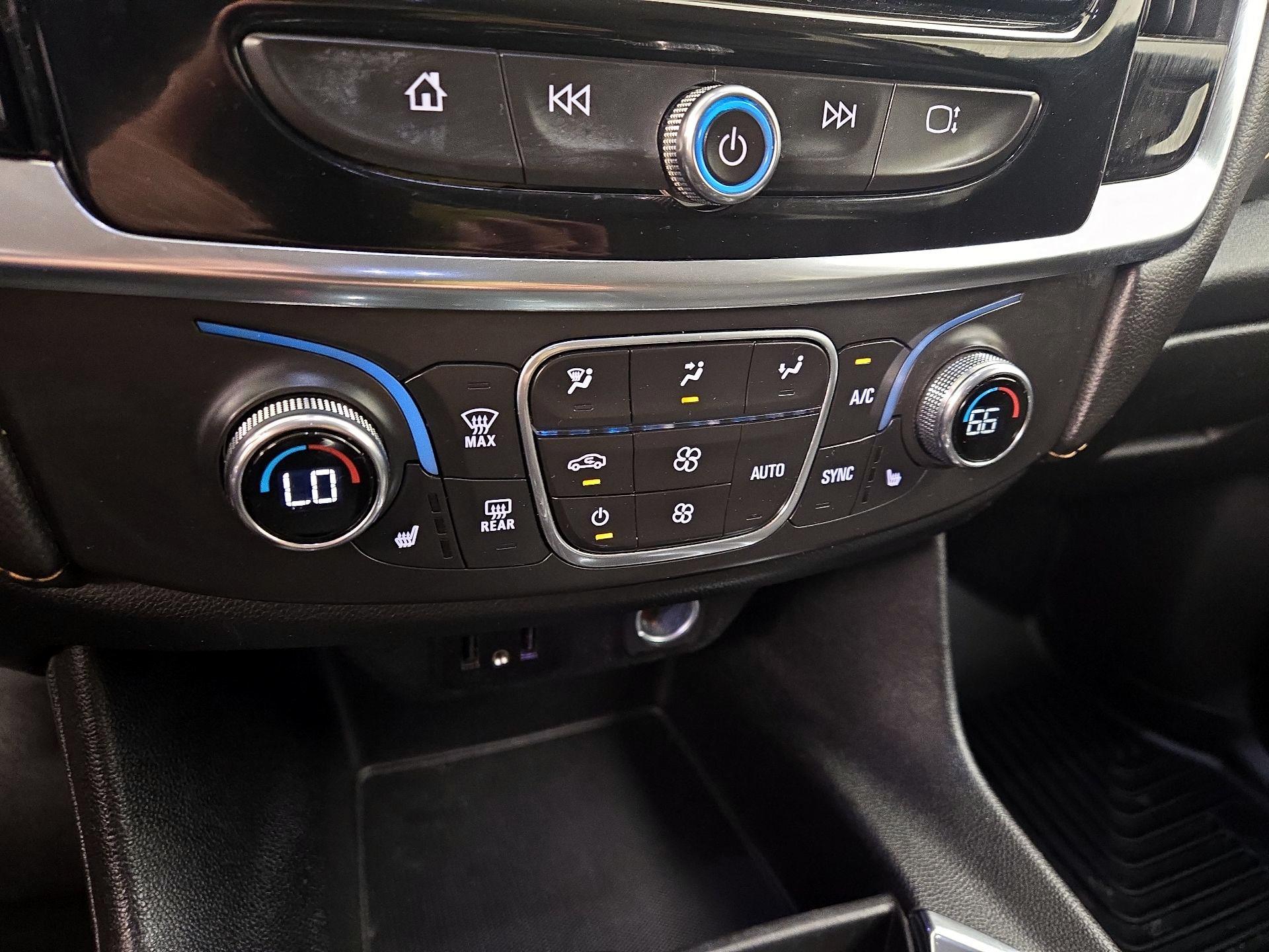 Thumbnail: 2020 Chevrolet Traverse - 16