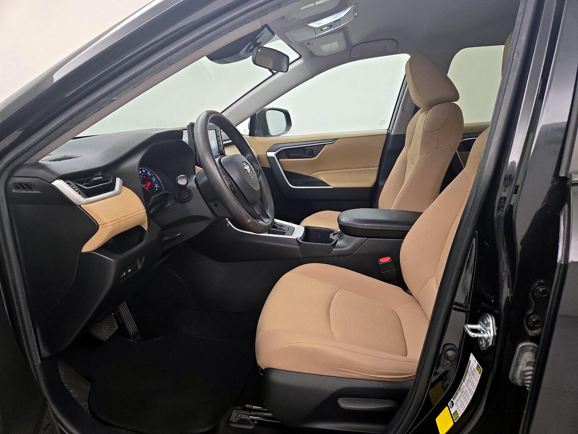 Thumbnail: 2022 Toyota RAV4 - 11