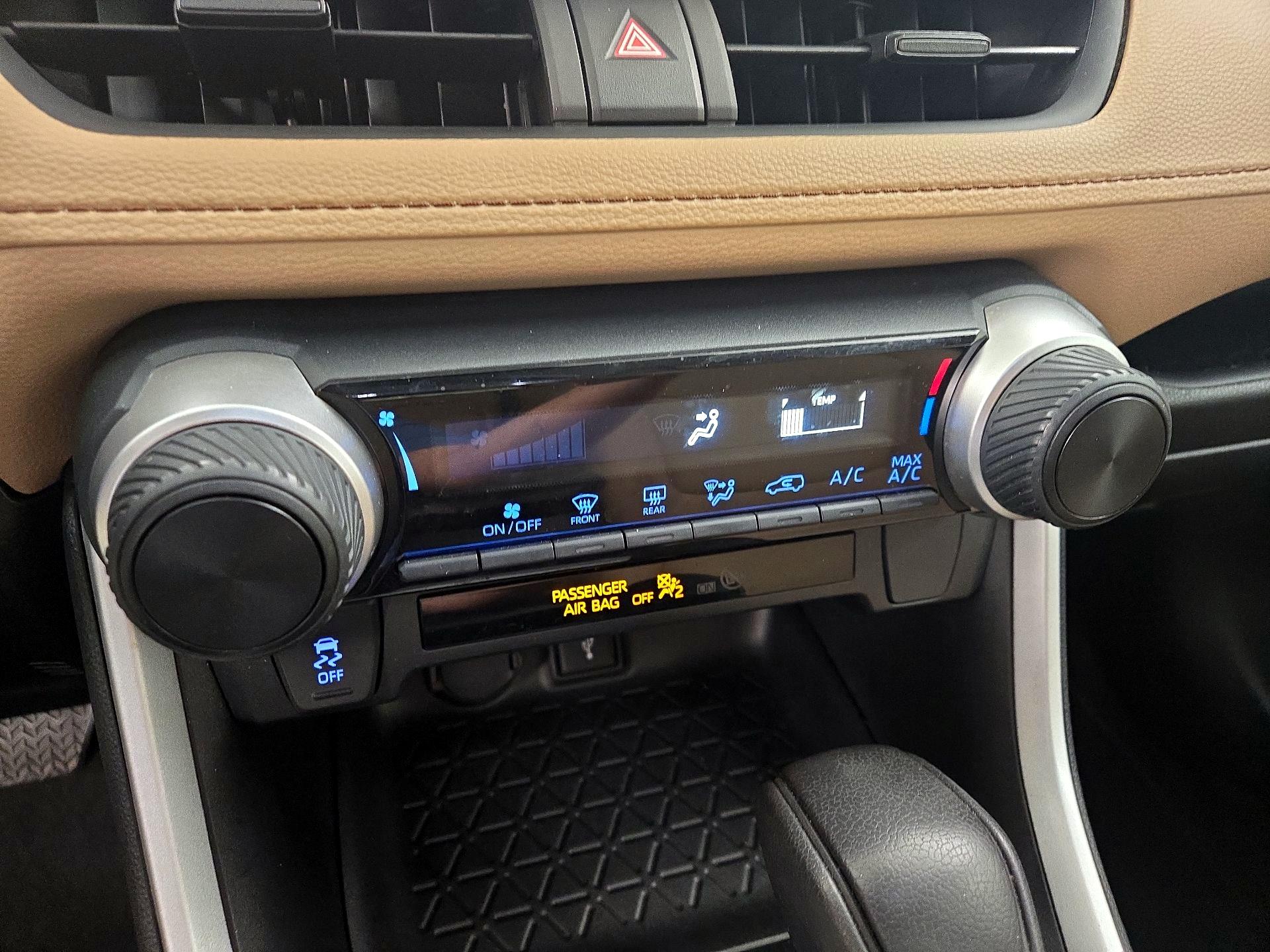 Thumbnail: 2022 Toyota RAV4 - 16