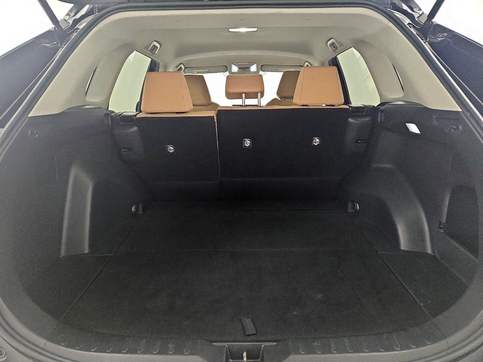 Thumbnail: 2022 Toyota RAV4 - 20