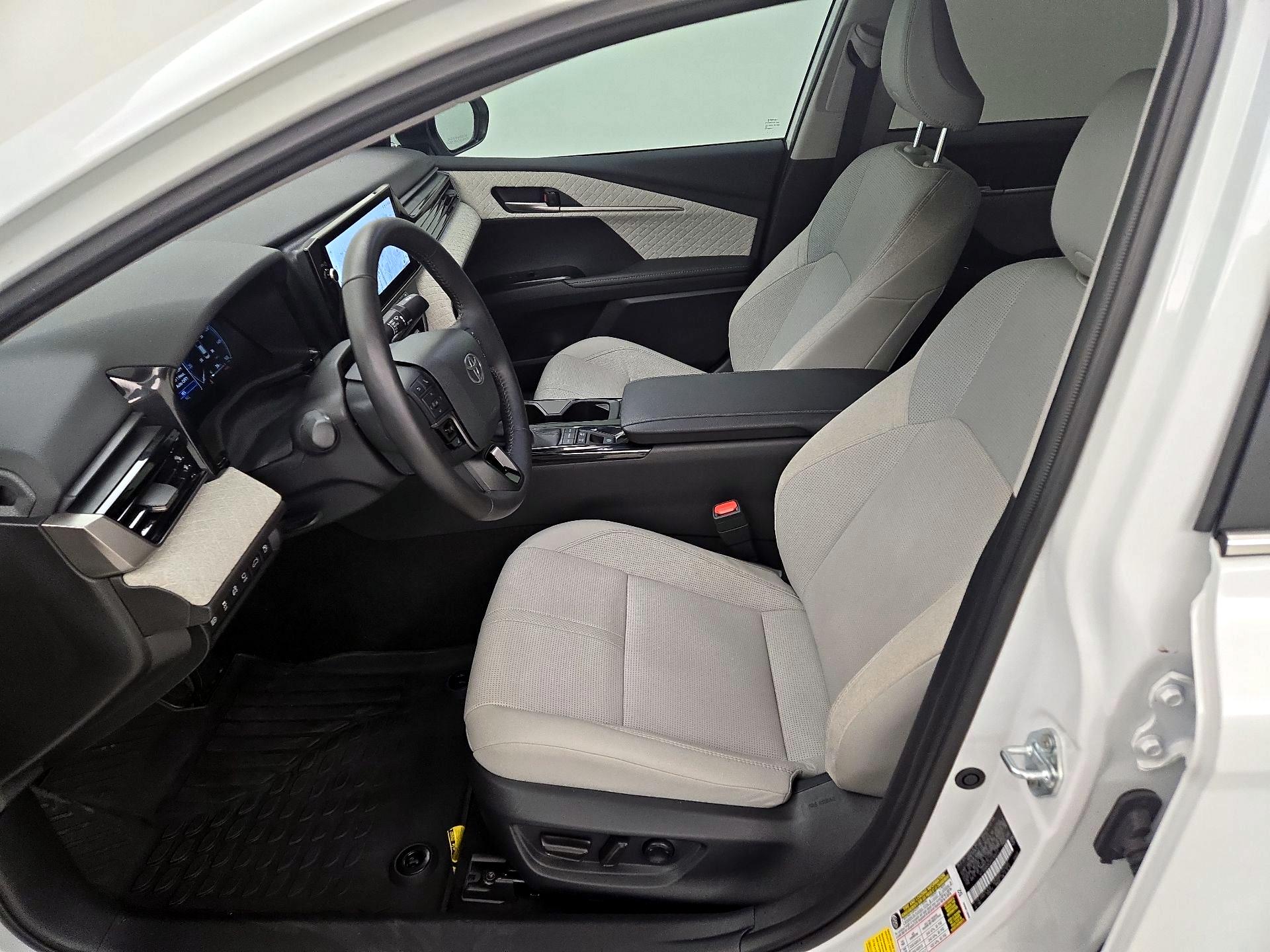 Thumbnail: 2025 Toyota Camry - 11