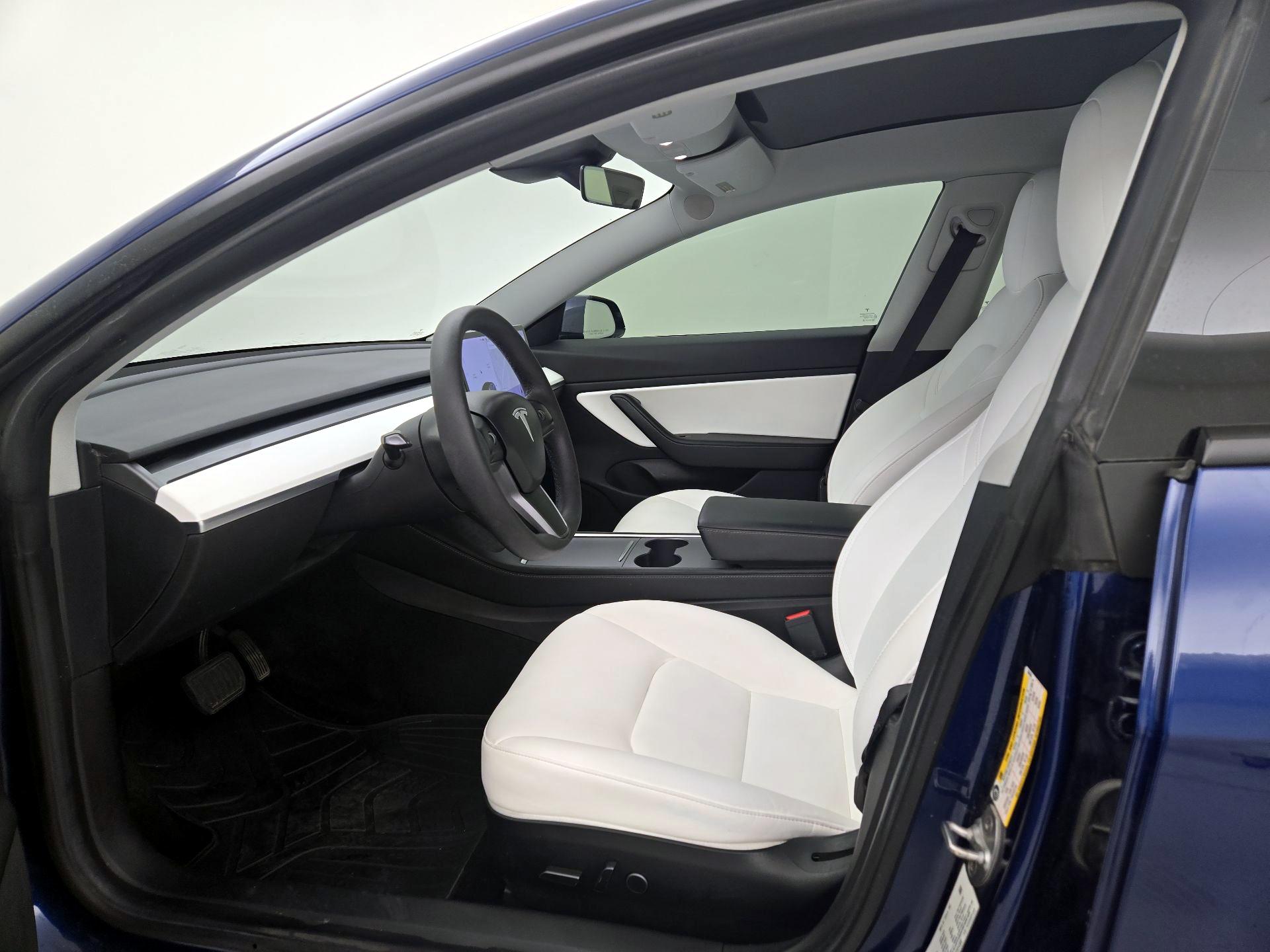 Thumbnail: 2021 Tesla Model 3 - 11