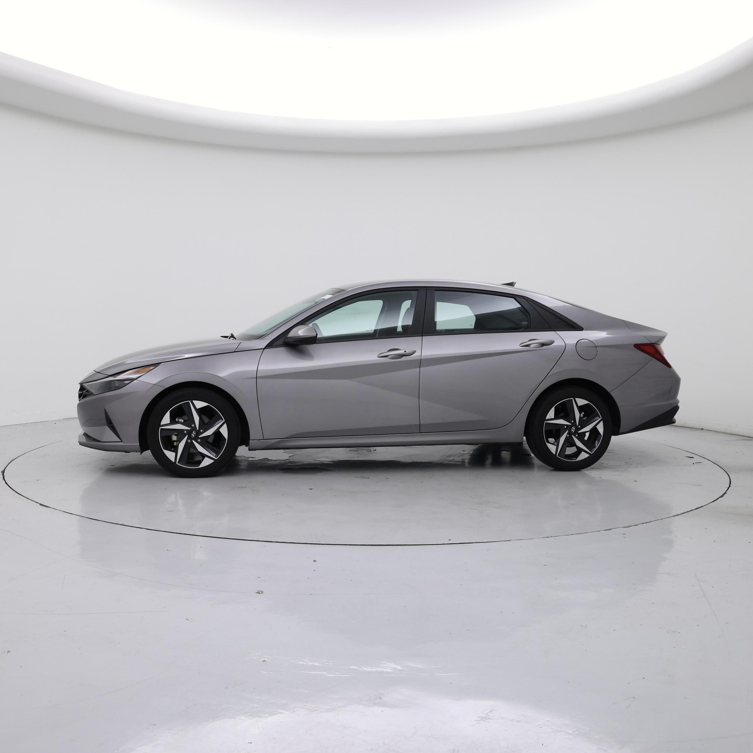 Thumbnail: 2023 Hyundai Elantra - 3