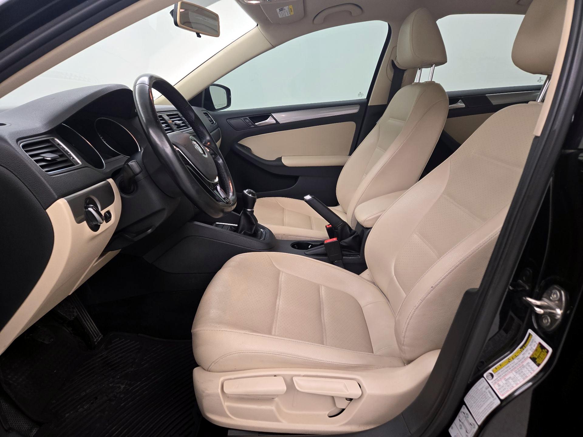 Thumbnail: 2017 Volkswagen Jetta - 11