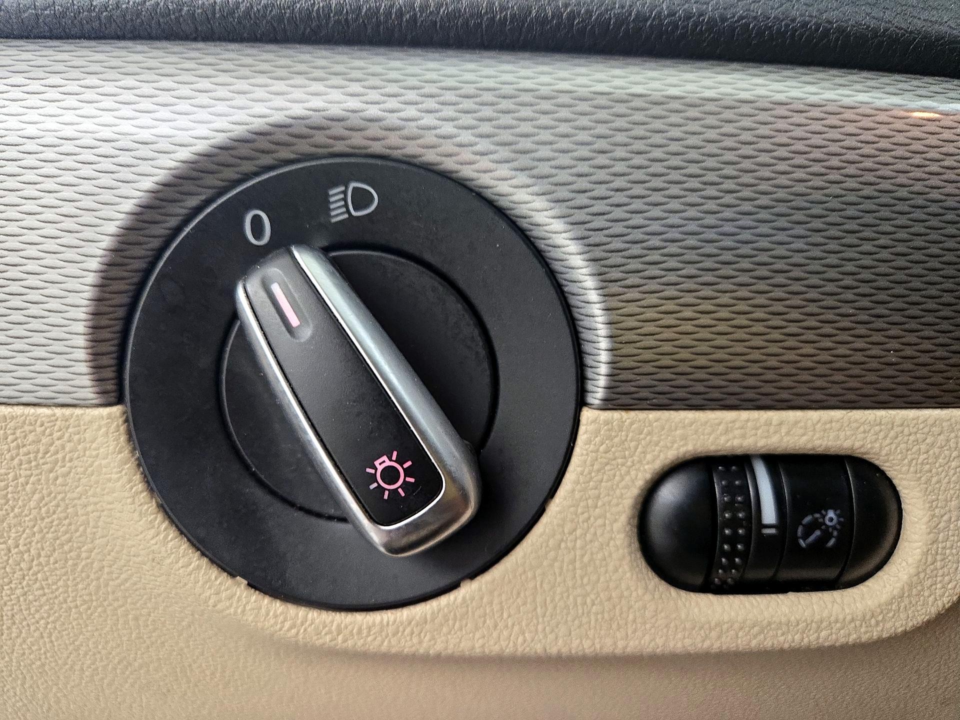 Thumbnail: 2017 Volkswagen Jetta - 13