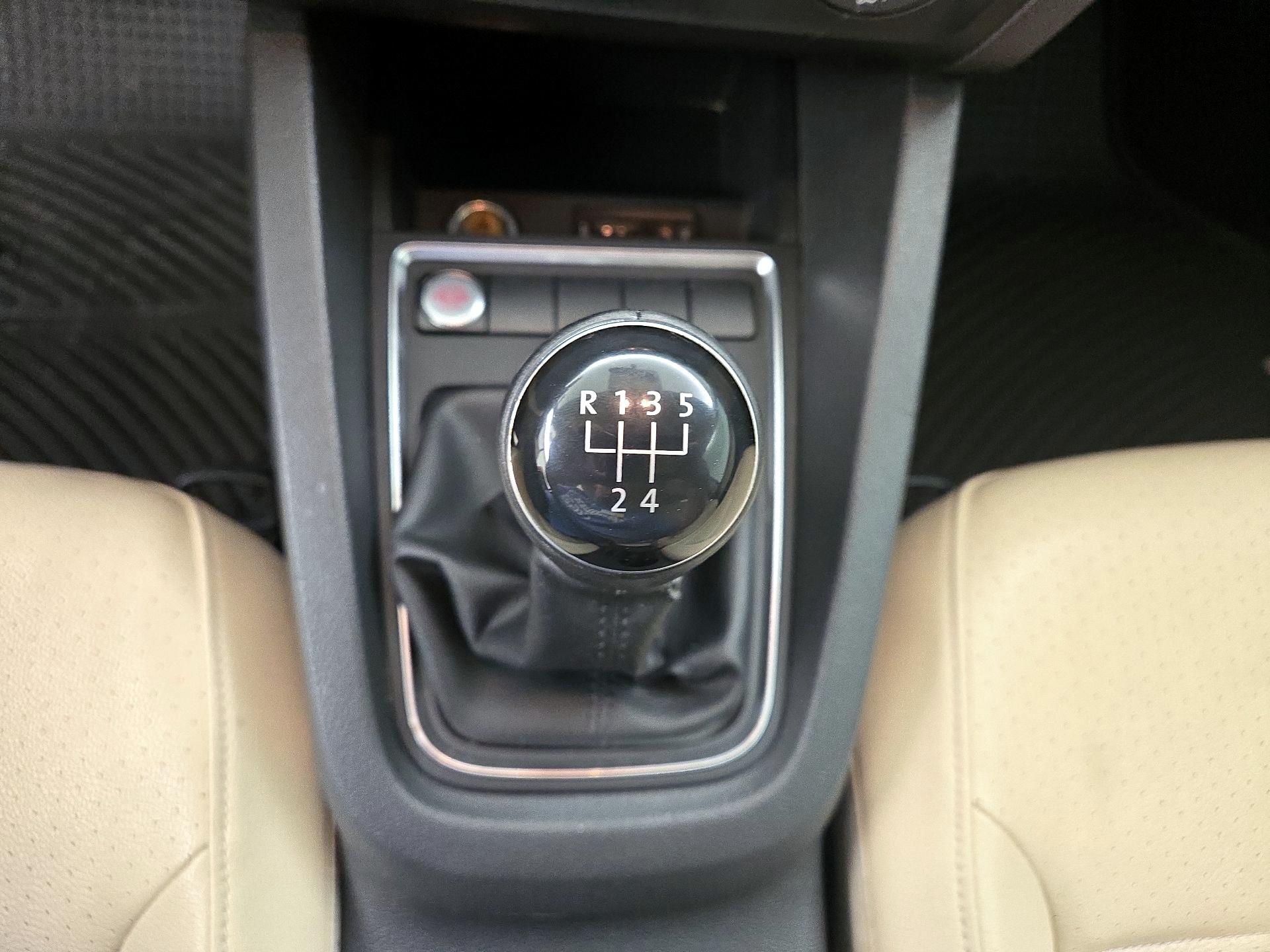 Thumbnail: 2017 Volkswagen Jetta - 17