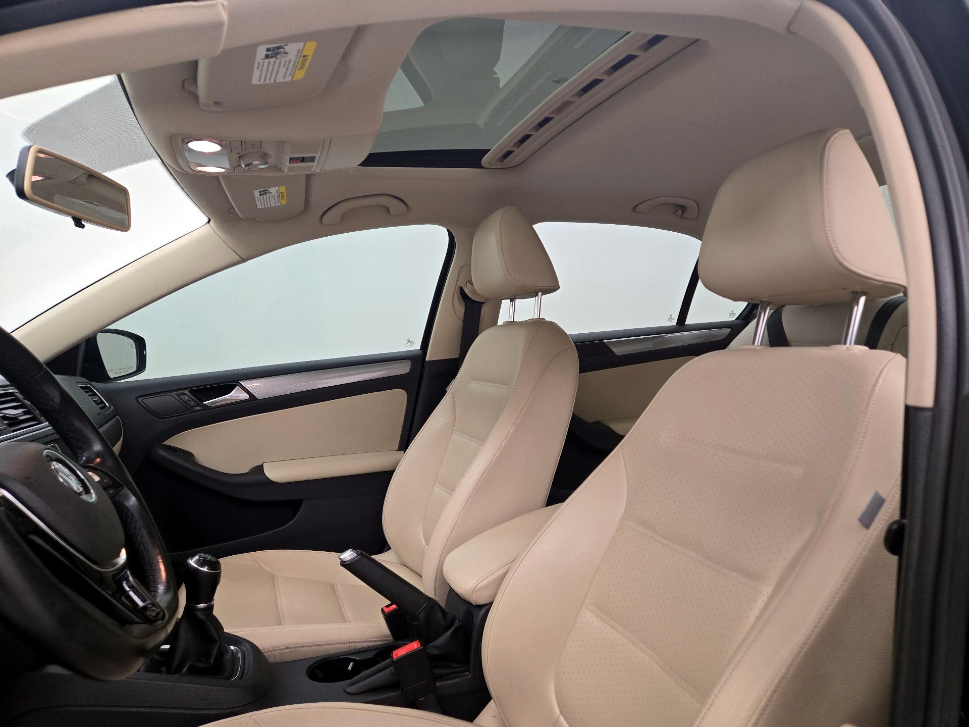 Thumbnail: 2017 Volkswagen Jetta - 19