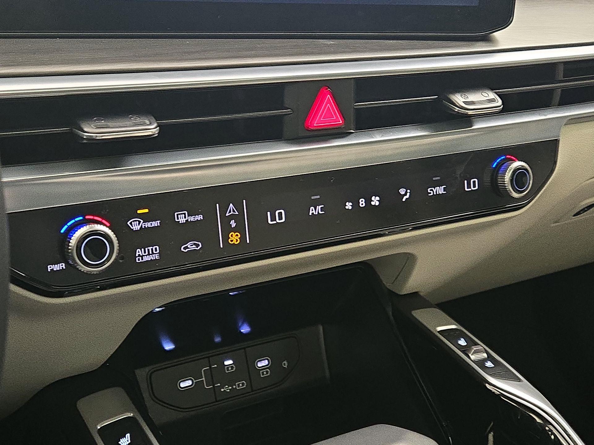 Thumbnail: 2025 Kia Sorento - 17