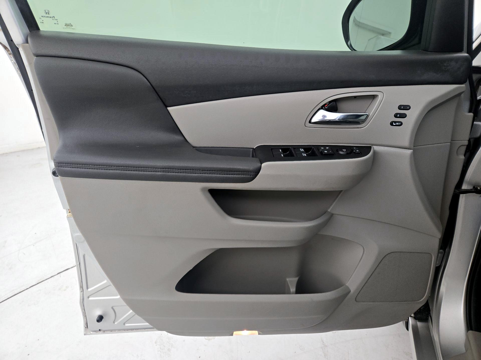 Thumbnail: 2014 Honda Odyssey - 12