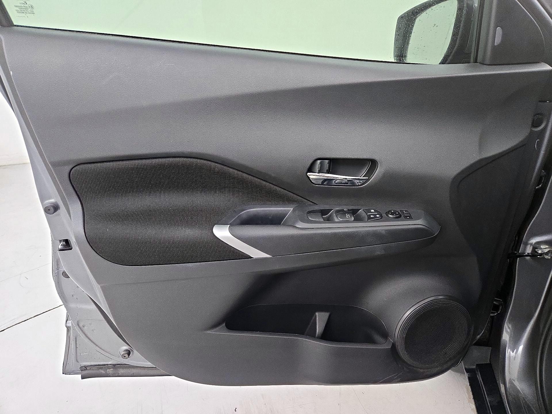 Thumbnail: 2023 Nissan Kicks - 12