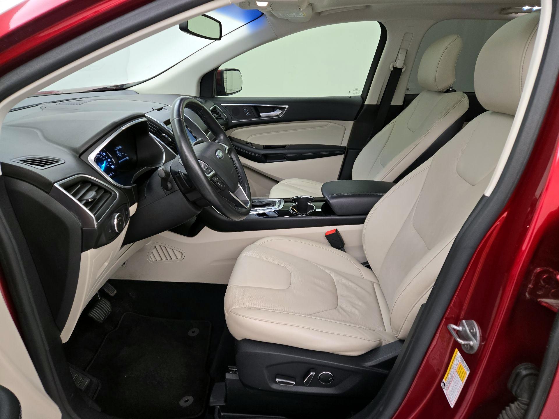 Thumbnail: 2015 Ford Edge - 11