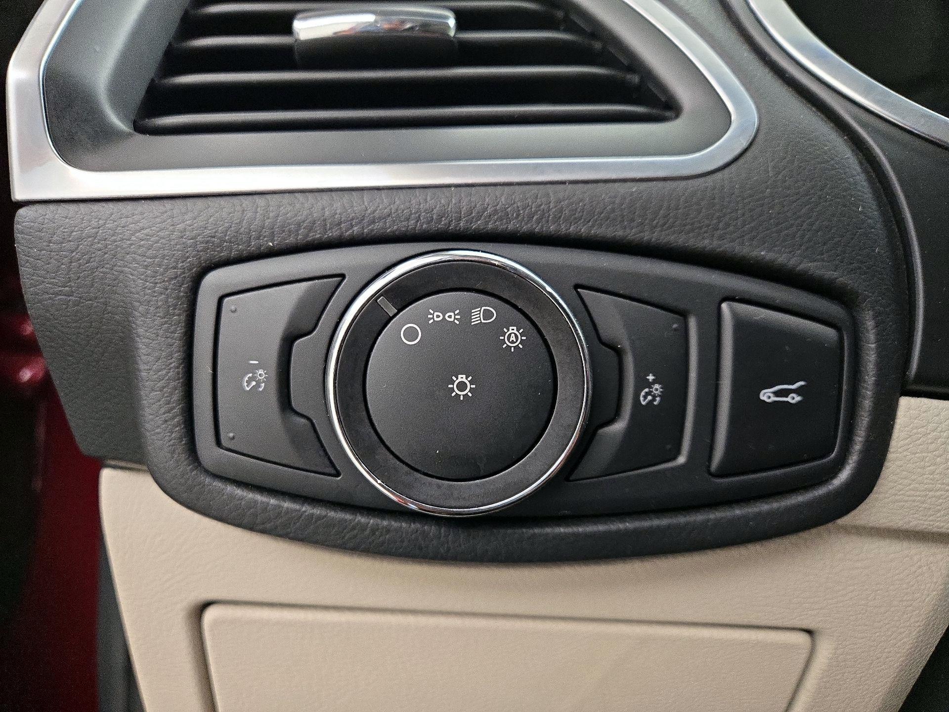 Thumbnail: 2015 Ford Edge - 13