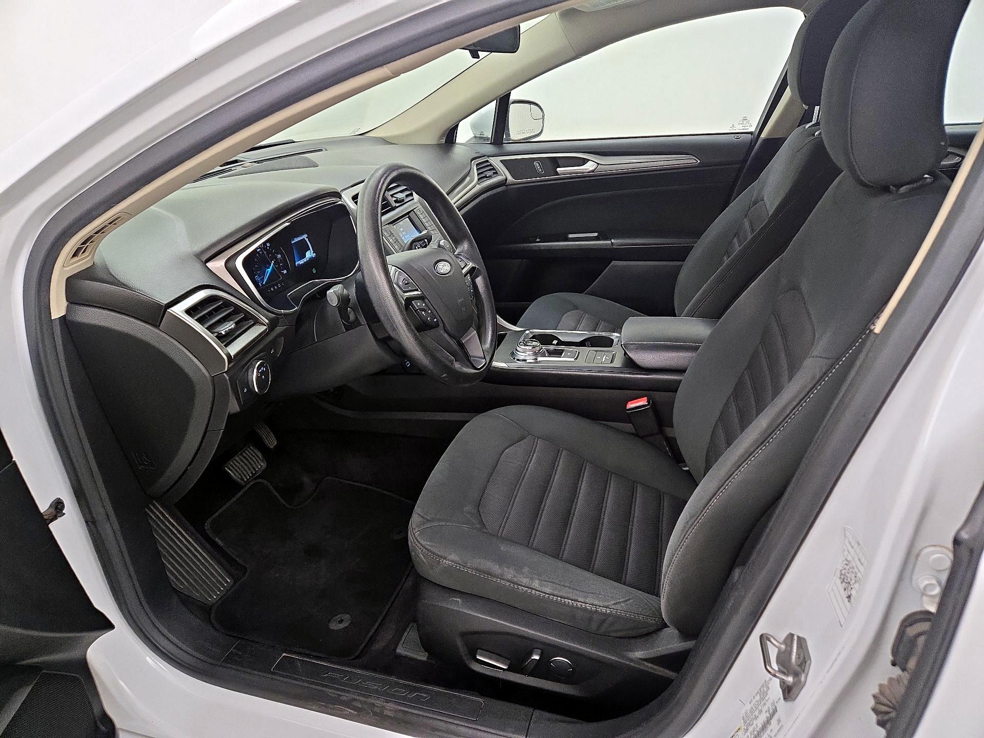 Thumbnail: 2017 Ford Fusion - 11