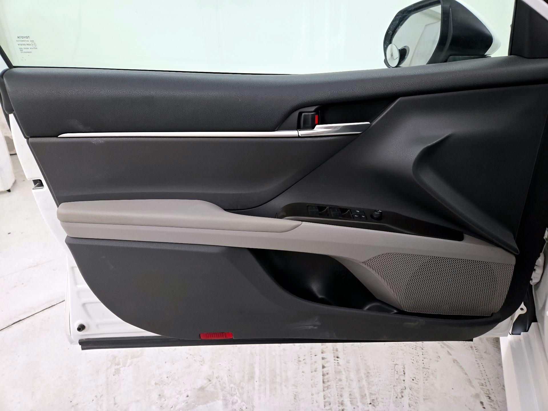 Thumbnail: 2023 Toyota Camry - 12