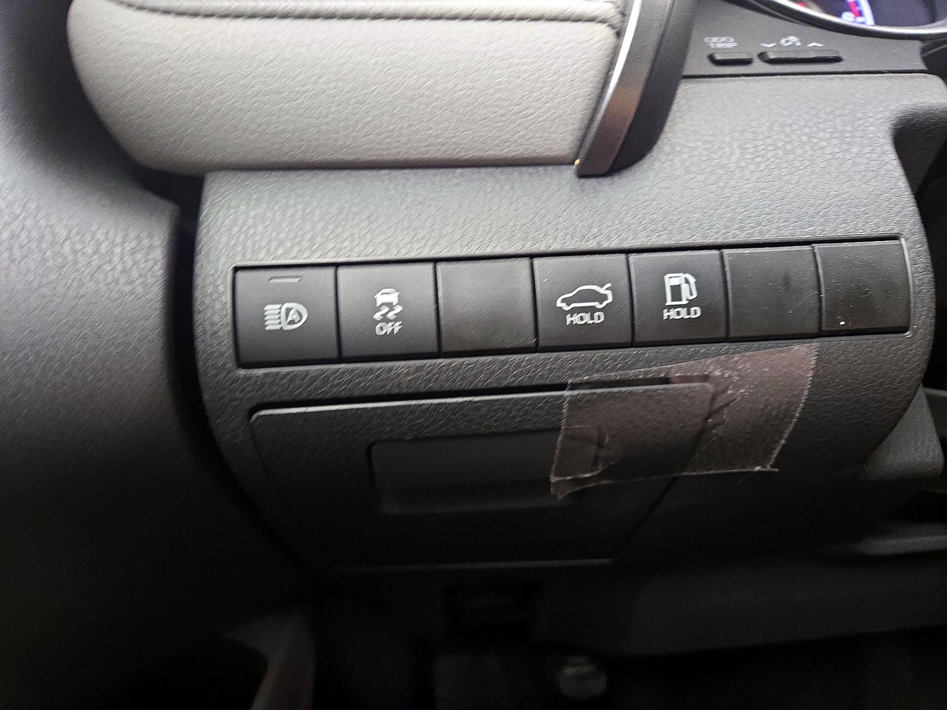 Thumbnail: 2023 Toyota Camry - 13