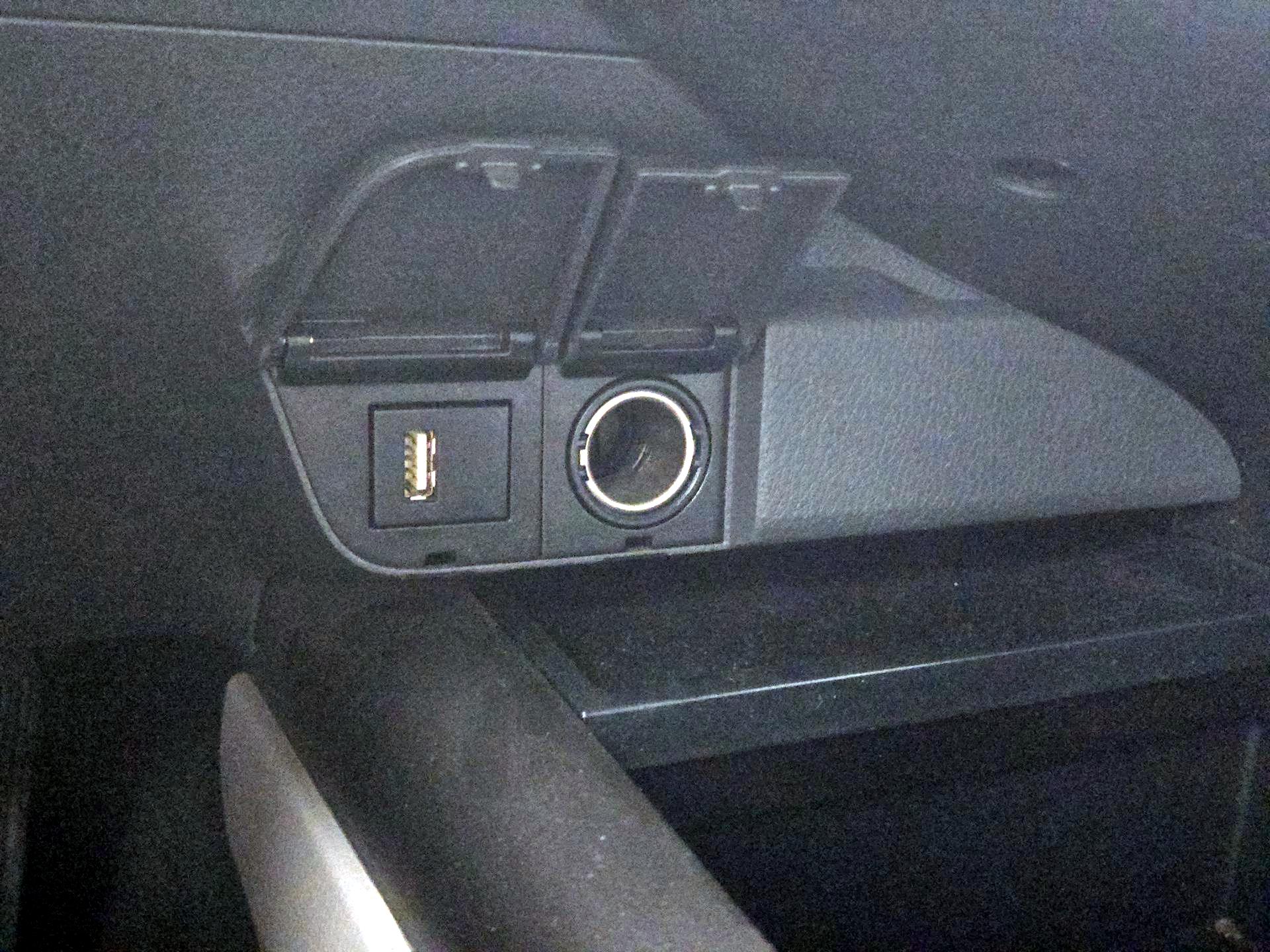 Thumbnail: 2023 Toyota Camry - 18