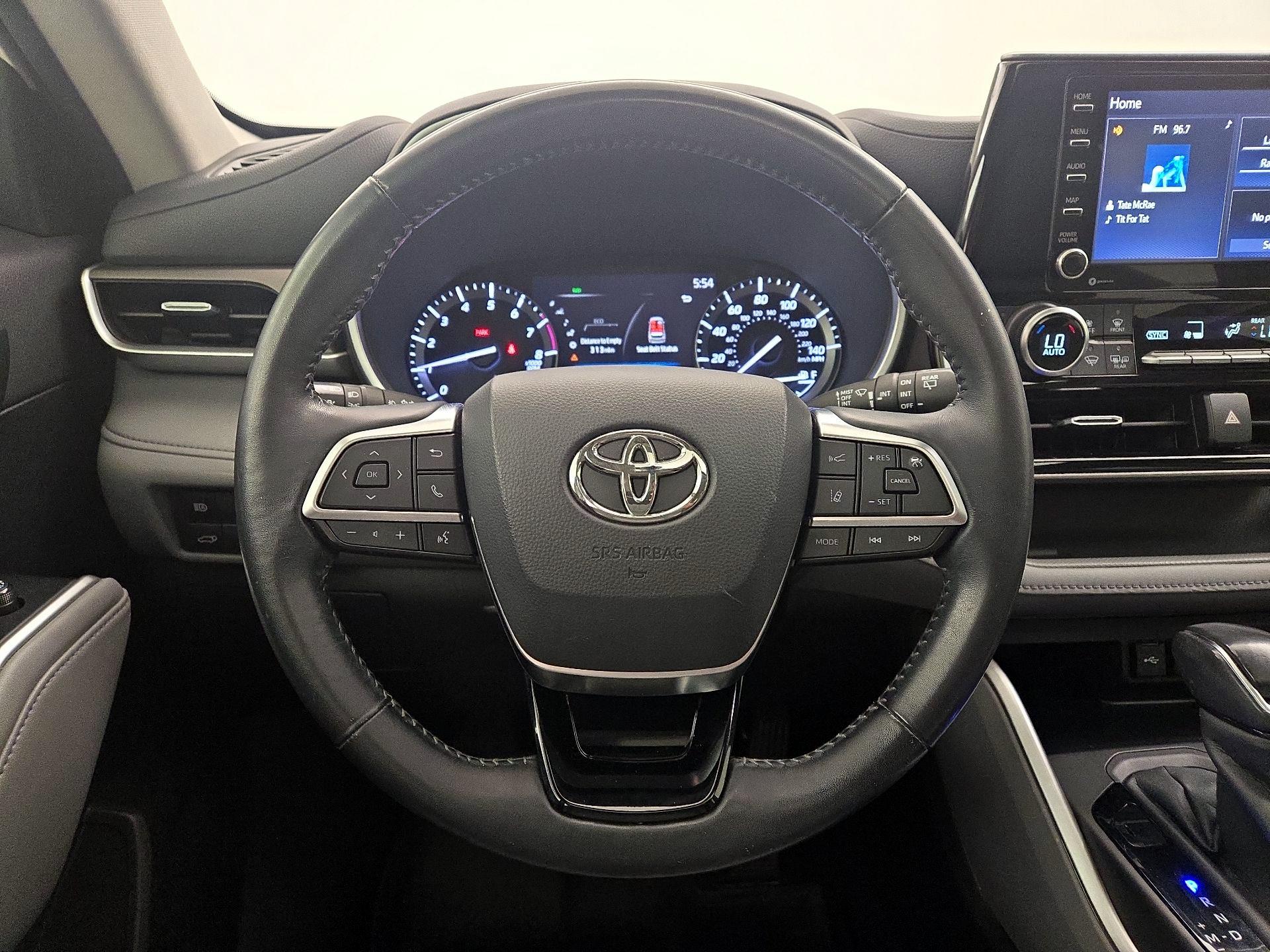 Thumbnail: 2020 Toyota Highlander - 10