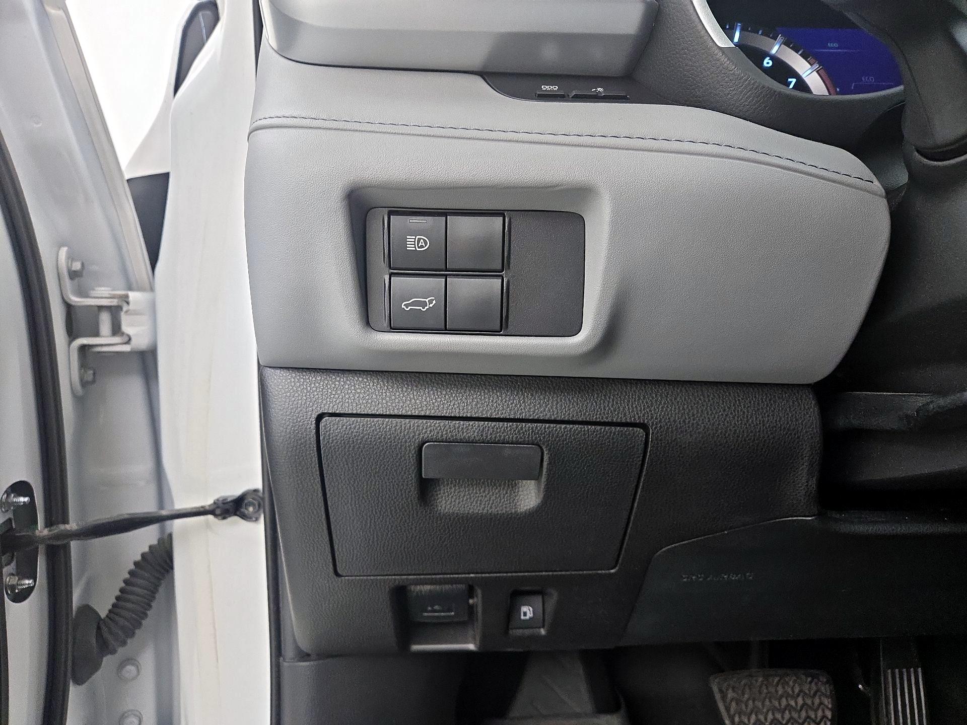 Thumbnail: 2020 Toyota Highlander - 13