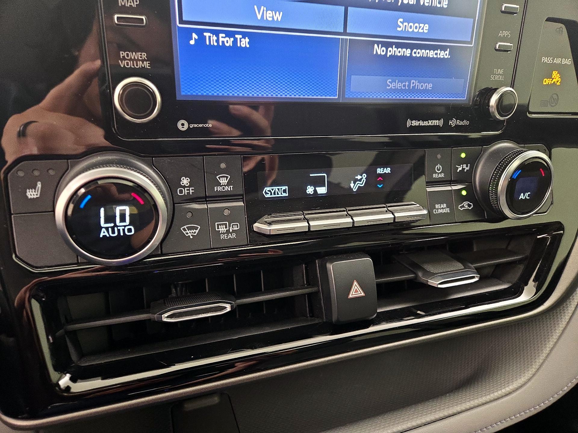 Thumbnail: 2020 Toyota Highlander - 16