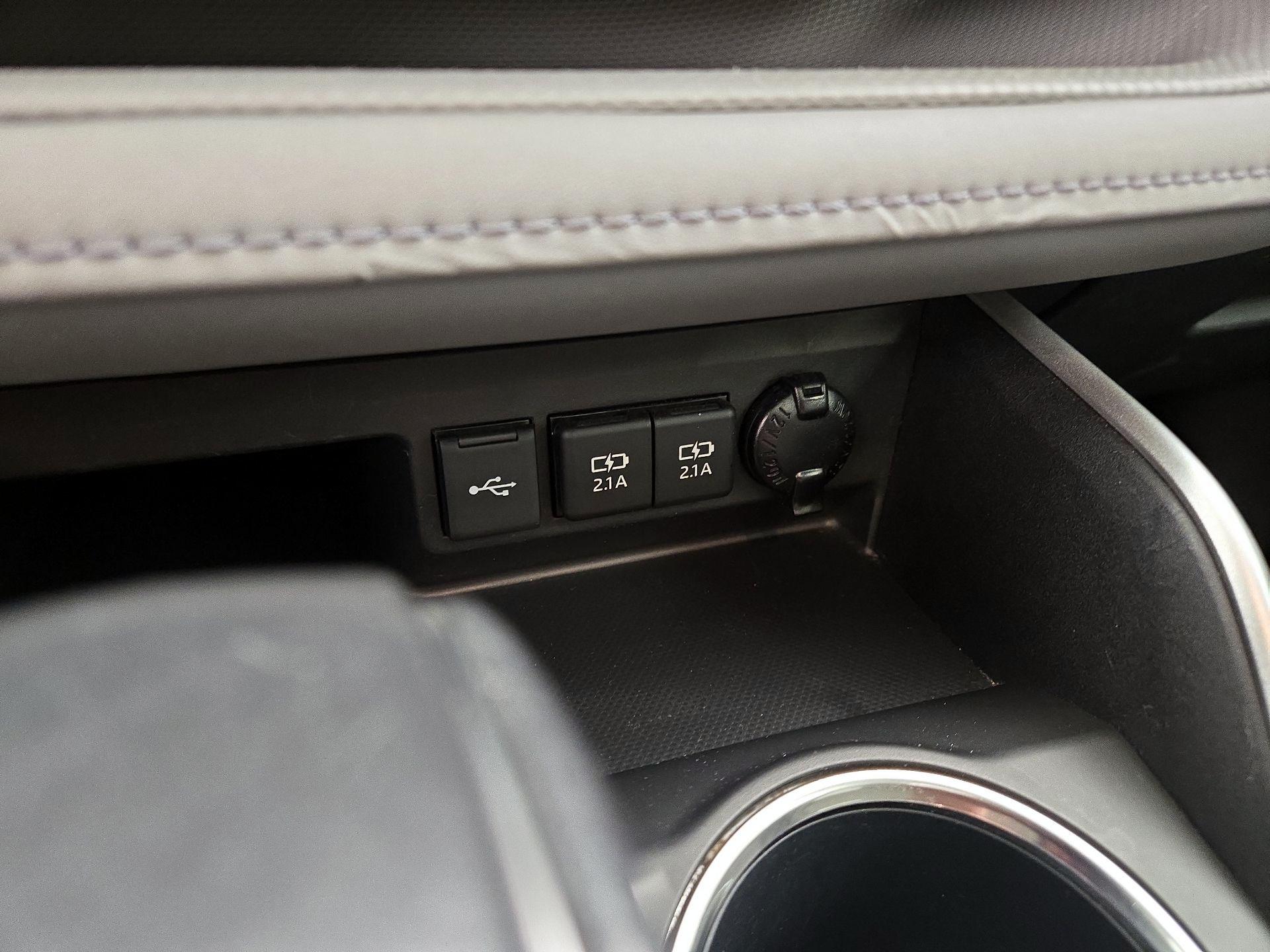 Thumbnail: 2020 Toyota Highlander - 18