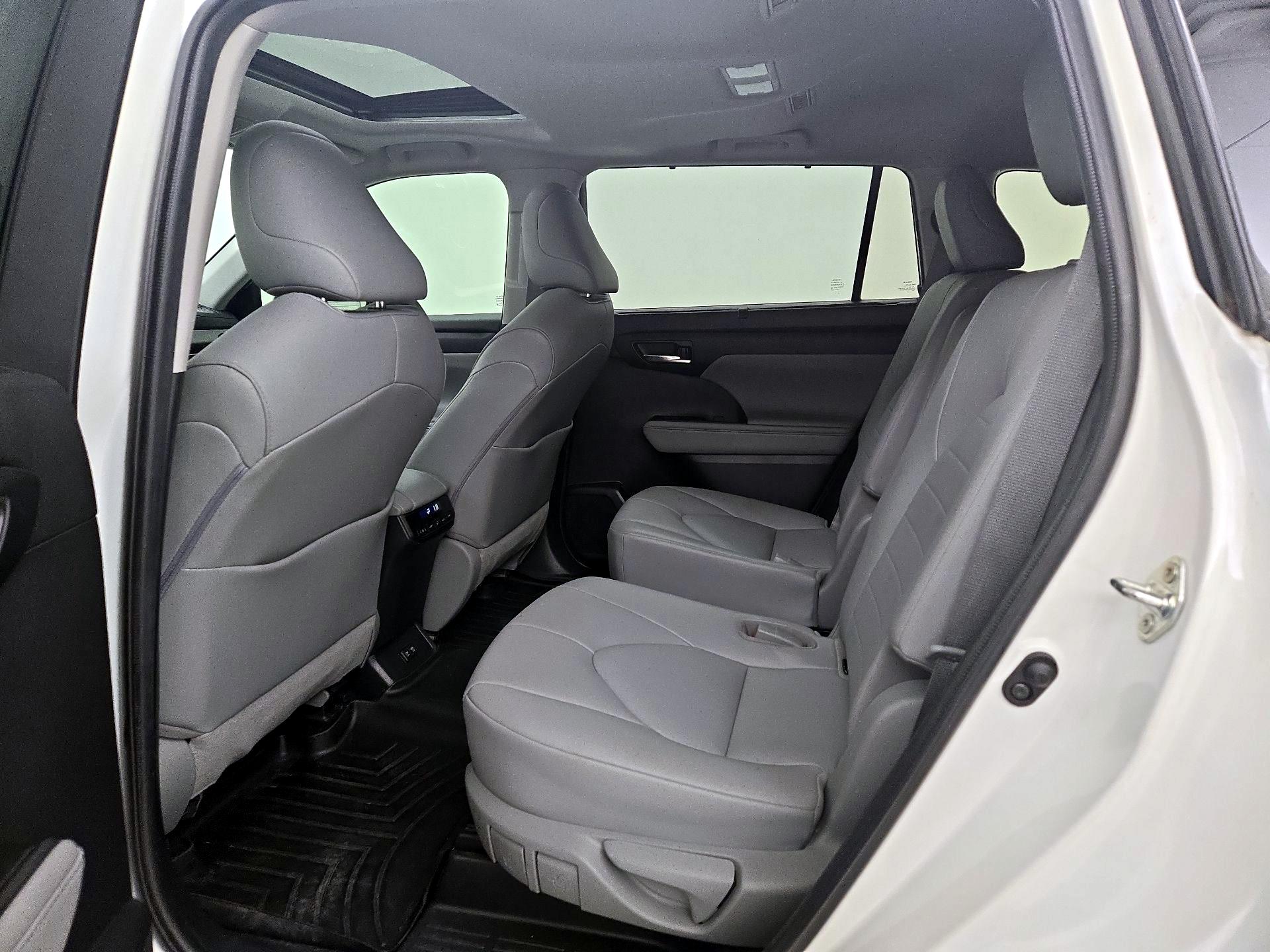 Thumbnail: 2020 Toyota Highlander - 20