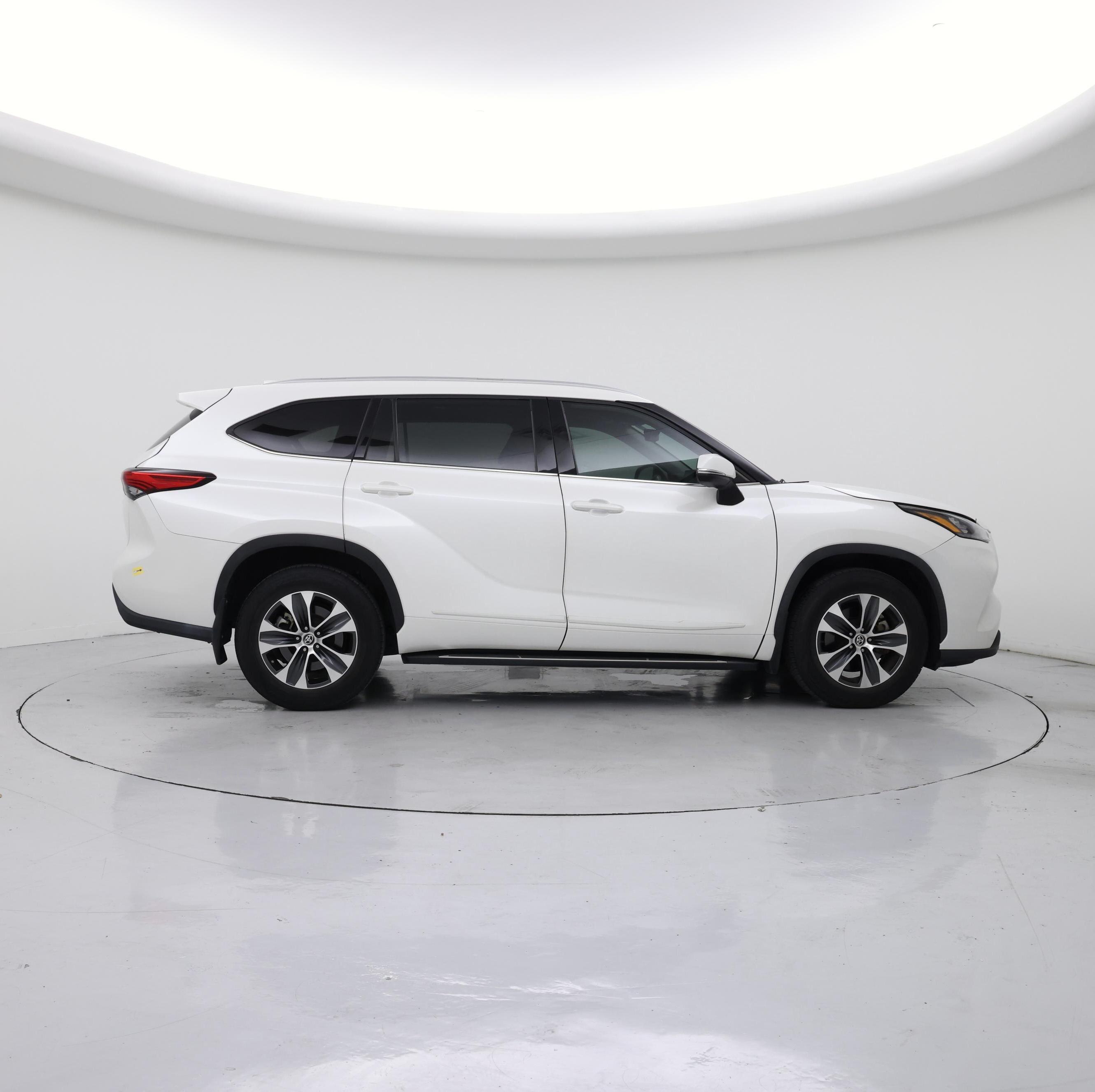 Thumbnail: 2020 Toyota Highlander - 7