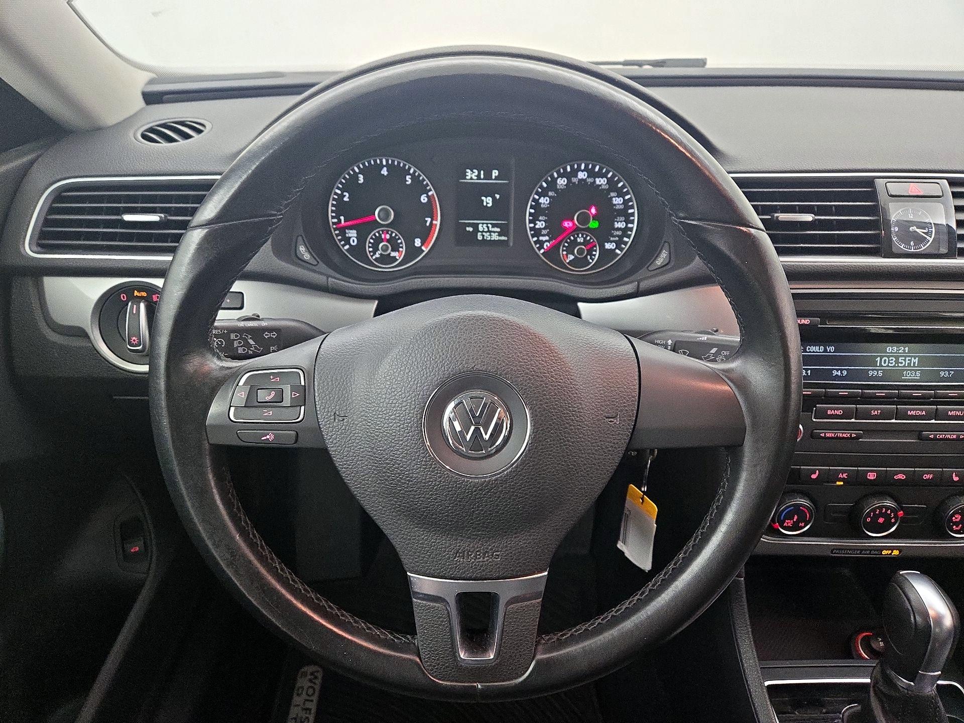 Thumbnail: 2015 Volkswagen Passat - 10