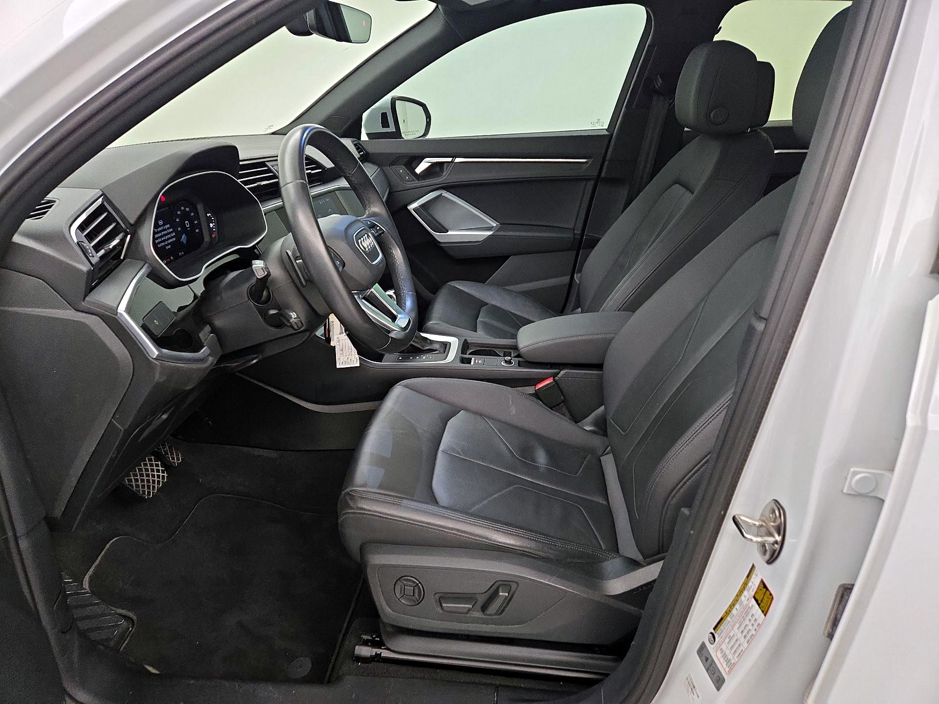 Thumbnail: 2022 Audi Q3 - 11