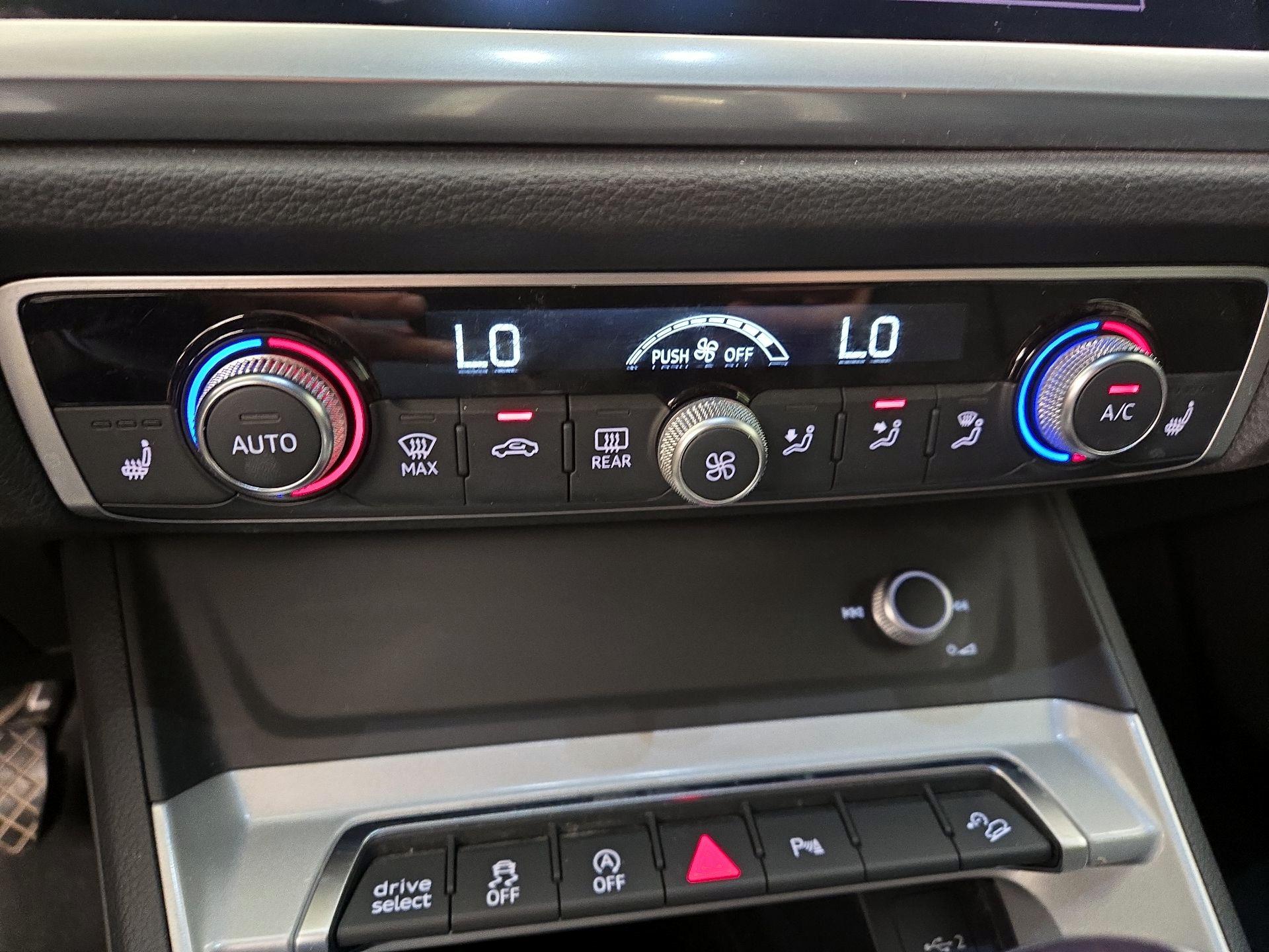 Thumbnail: 2022 Audi Q3 - 16