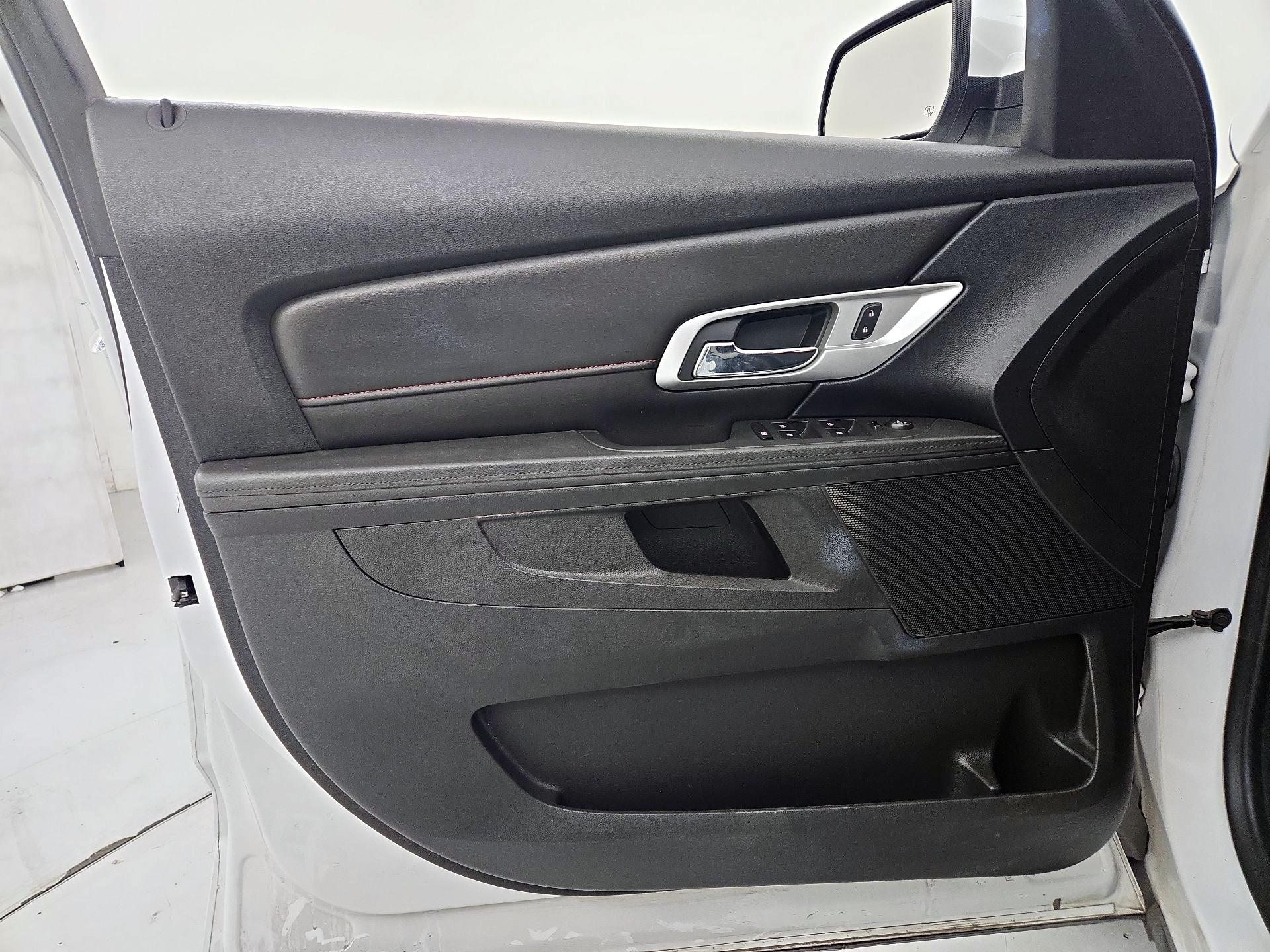 Thumbnail: 2017 GMC Terrain - 12