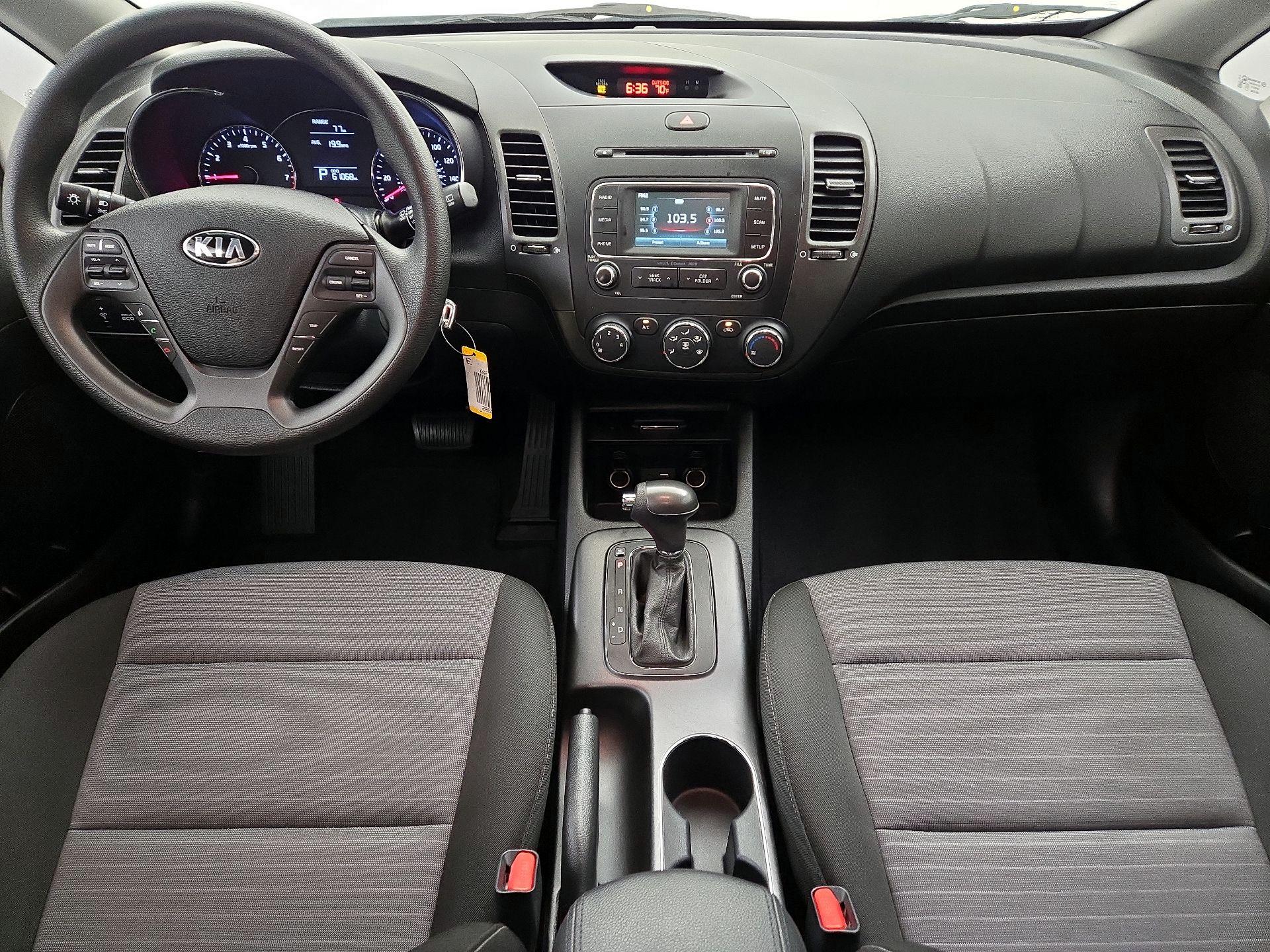 Thumbnail: 2016 Kia Forte - 9