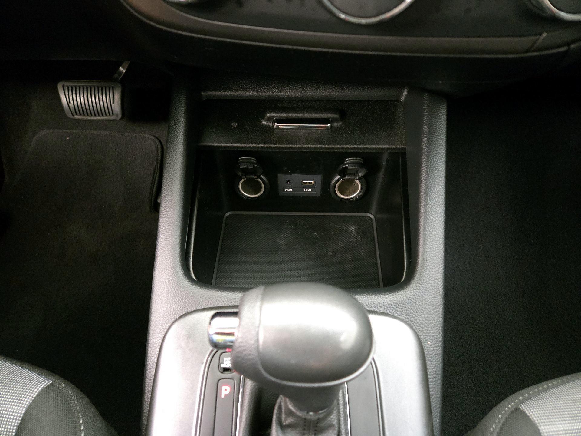 Thumbnail: 2016 Kia Forte - 18