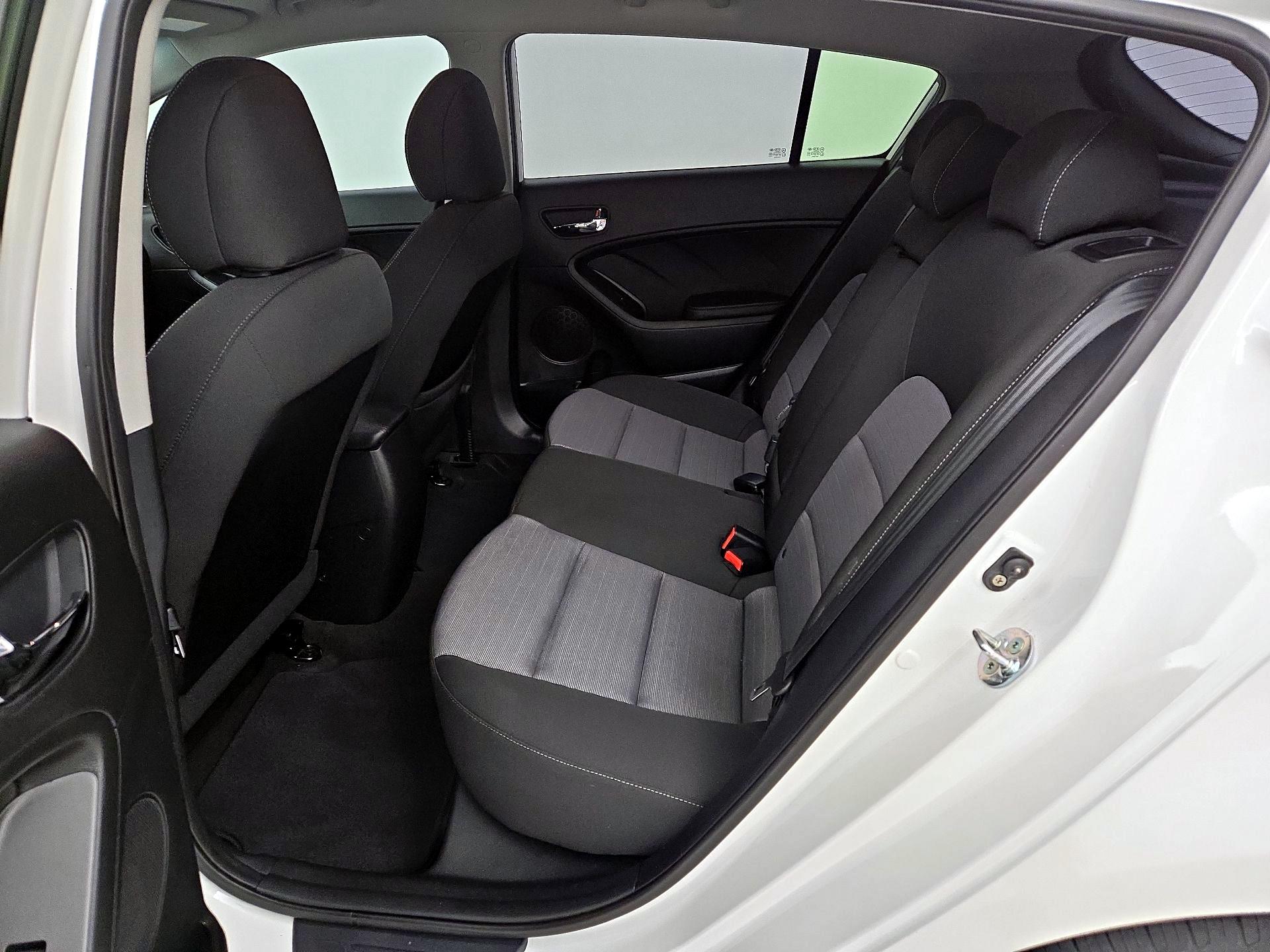 Thumbnail: 2016 Kia Forte - 19