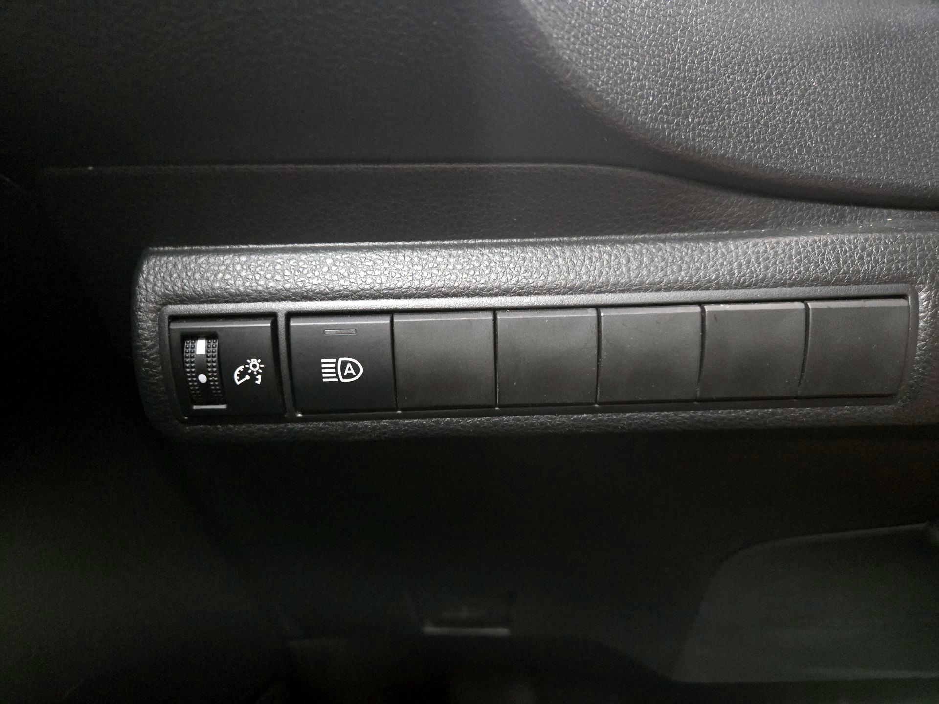 Thumbnail: 2025 Toyota Corolla - 13