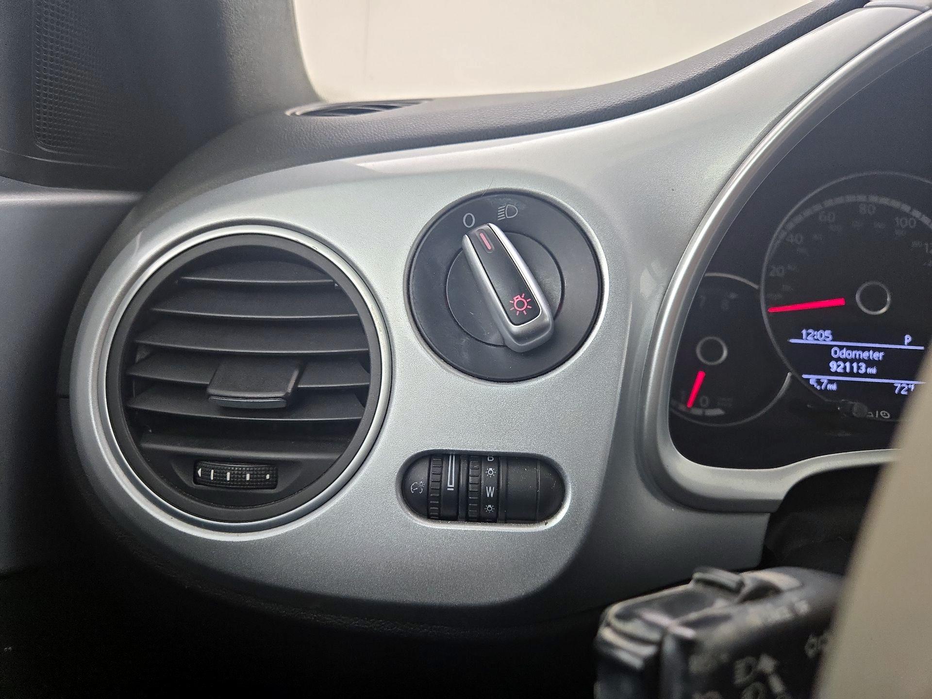 Thumbnail: 2014 Volkswagen Beetle - 13