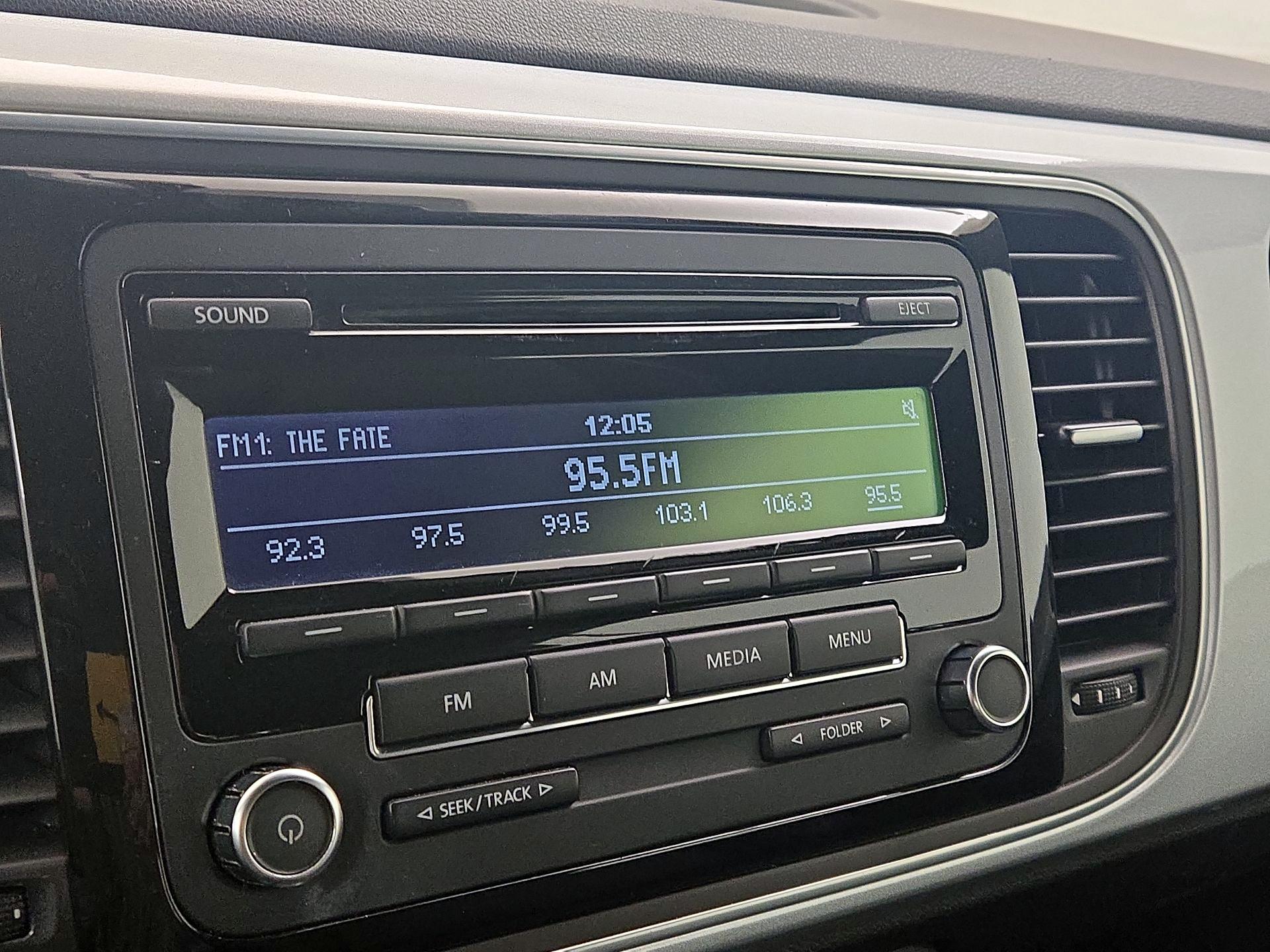 Thumbnail: 2014 Volkswagen Beetle - 14