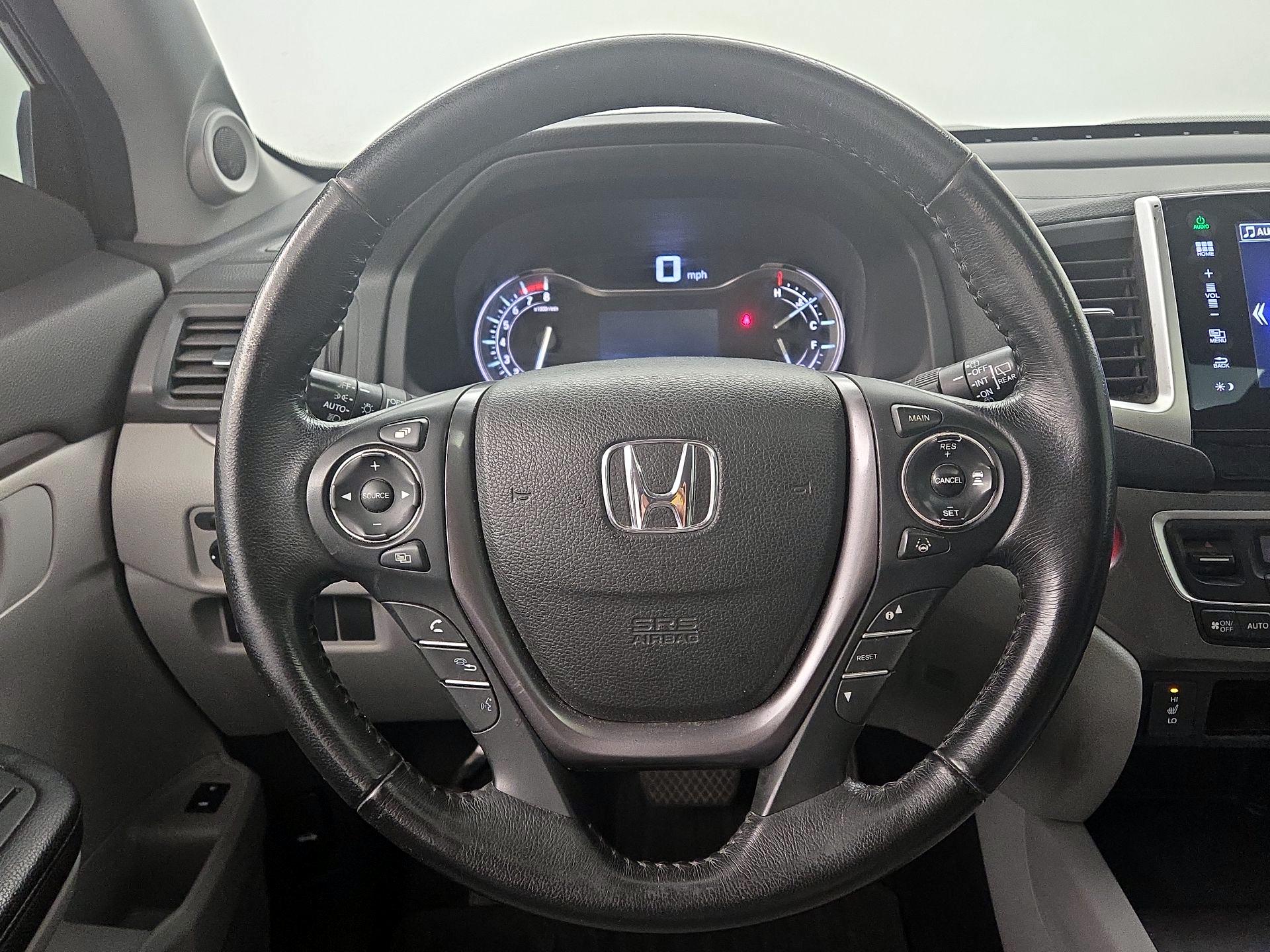 Thumbnail: 2016 Honda Pilot - 10