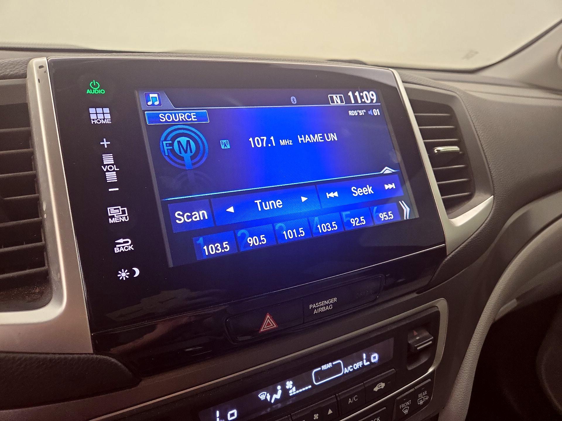 Thumbnail: 2016 Honda Pilot - 15